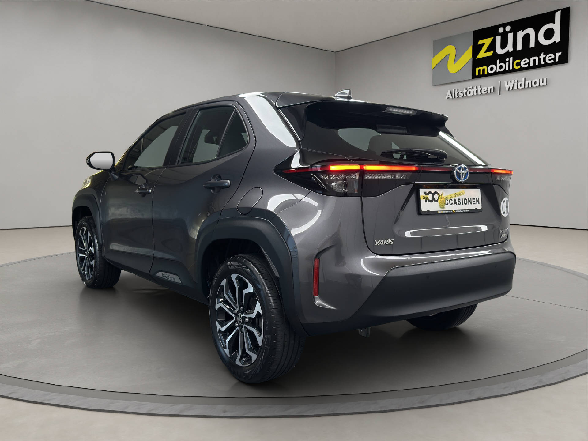 TOYOTA Yaris Cross 1.5 VVT-i HSD Trend AWD-i-image-2