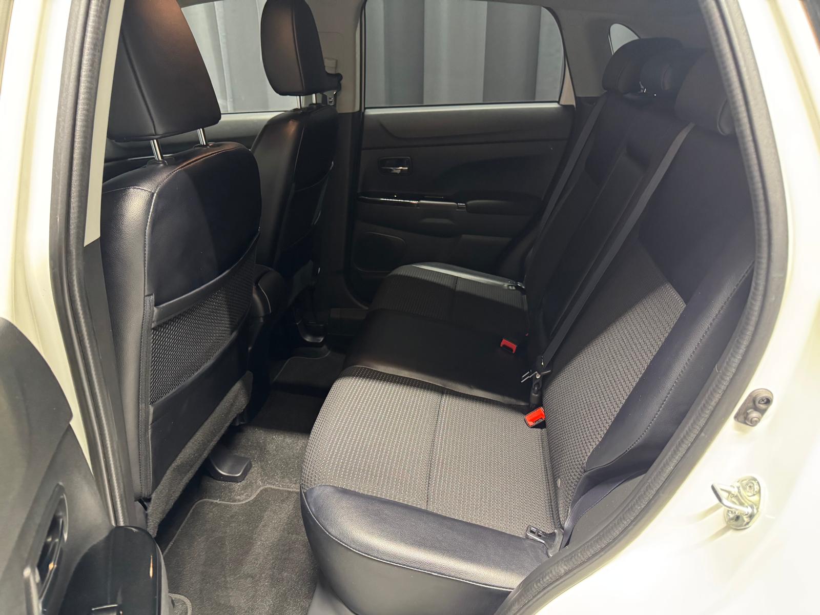 CITROEN C4 Aircross 1.6 HDi Exclusive 4WD-image-15