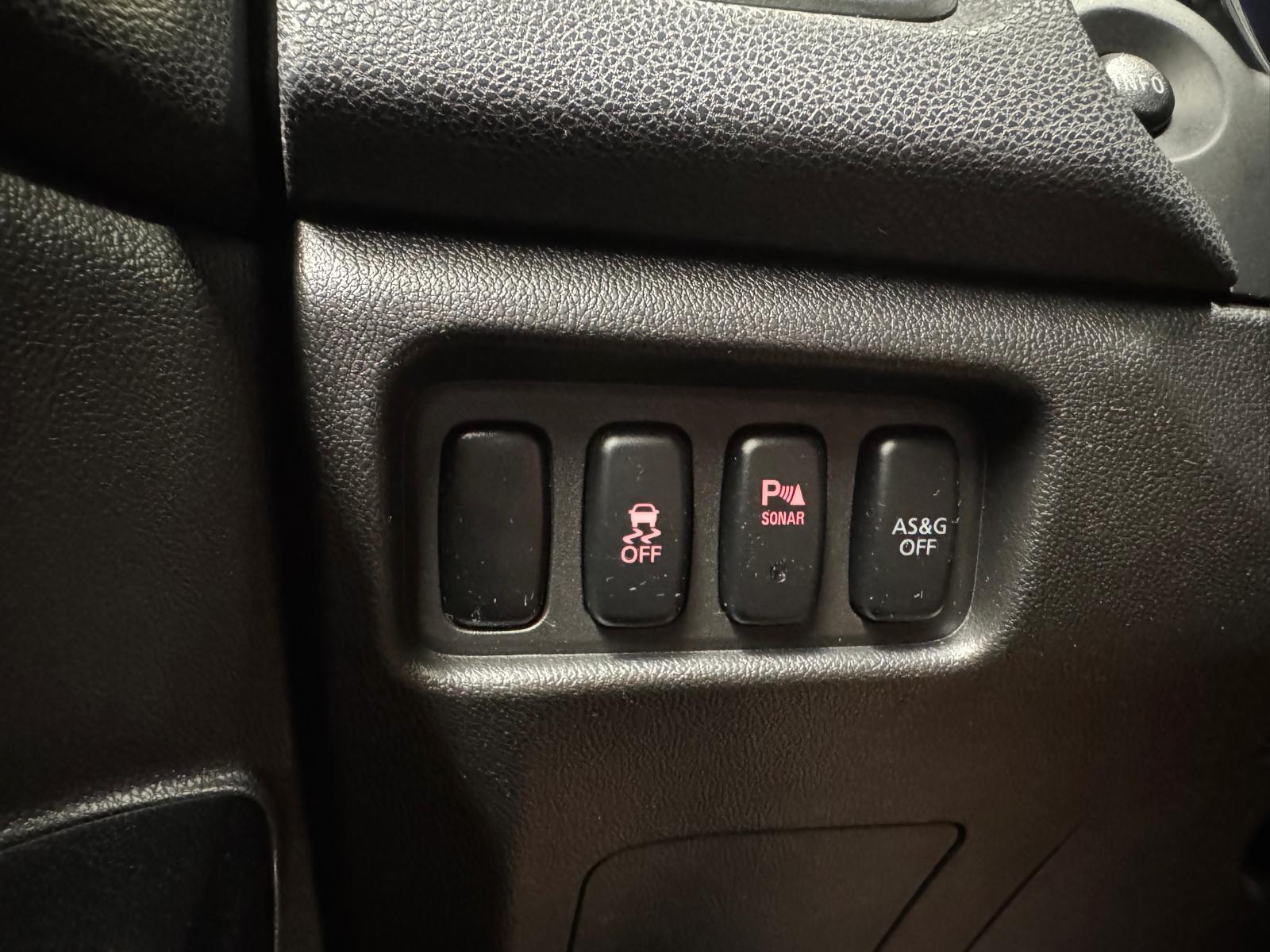 CITROEN C4 Aircross 1.6 HDi Exclusive 4WD-image-17