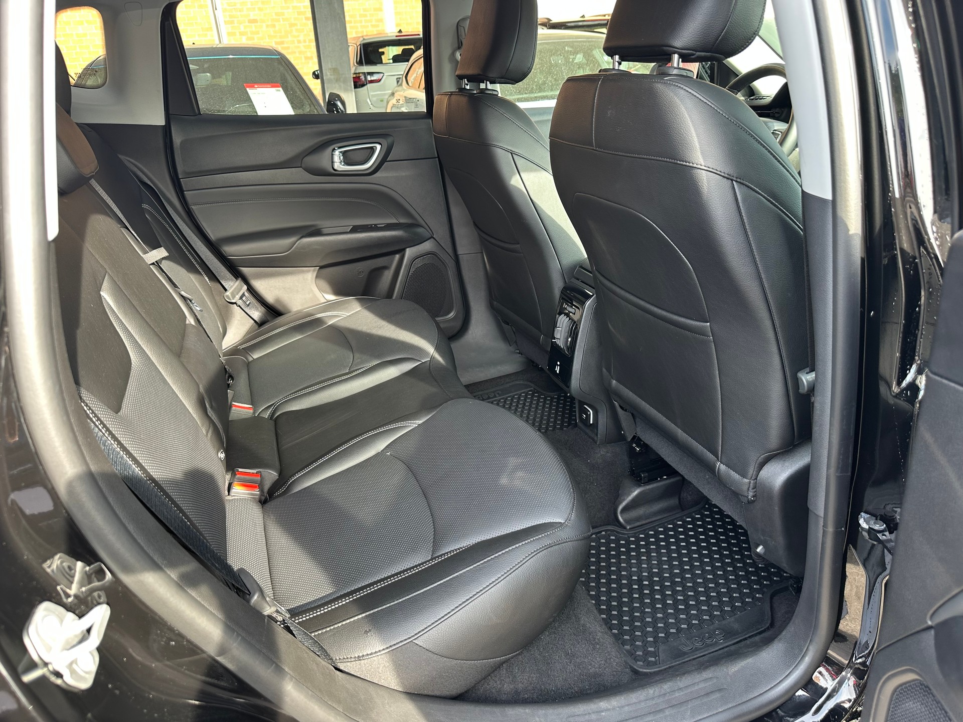 JEEP Compass 4x2 1.5 T MHEV Summit-image-11