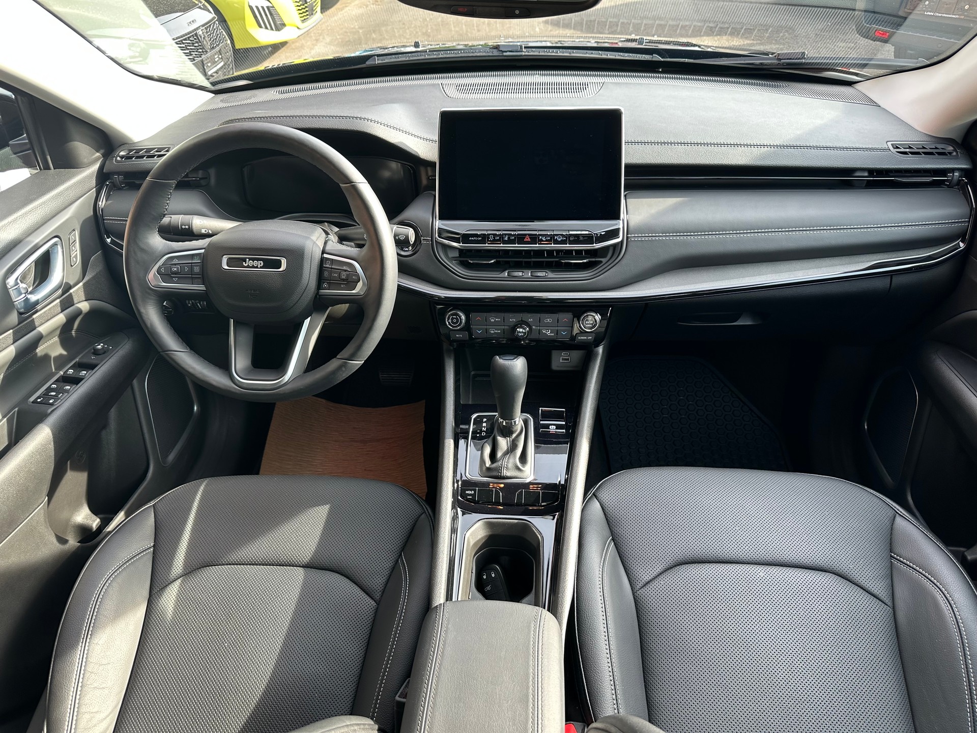 JEEP Compass 4x2 1.5 T MHEV Summit-image-4