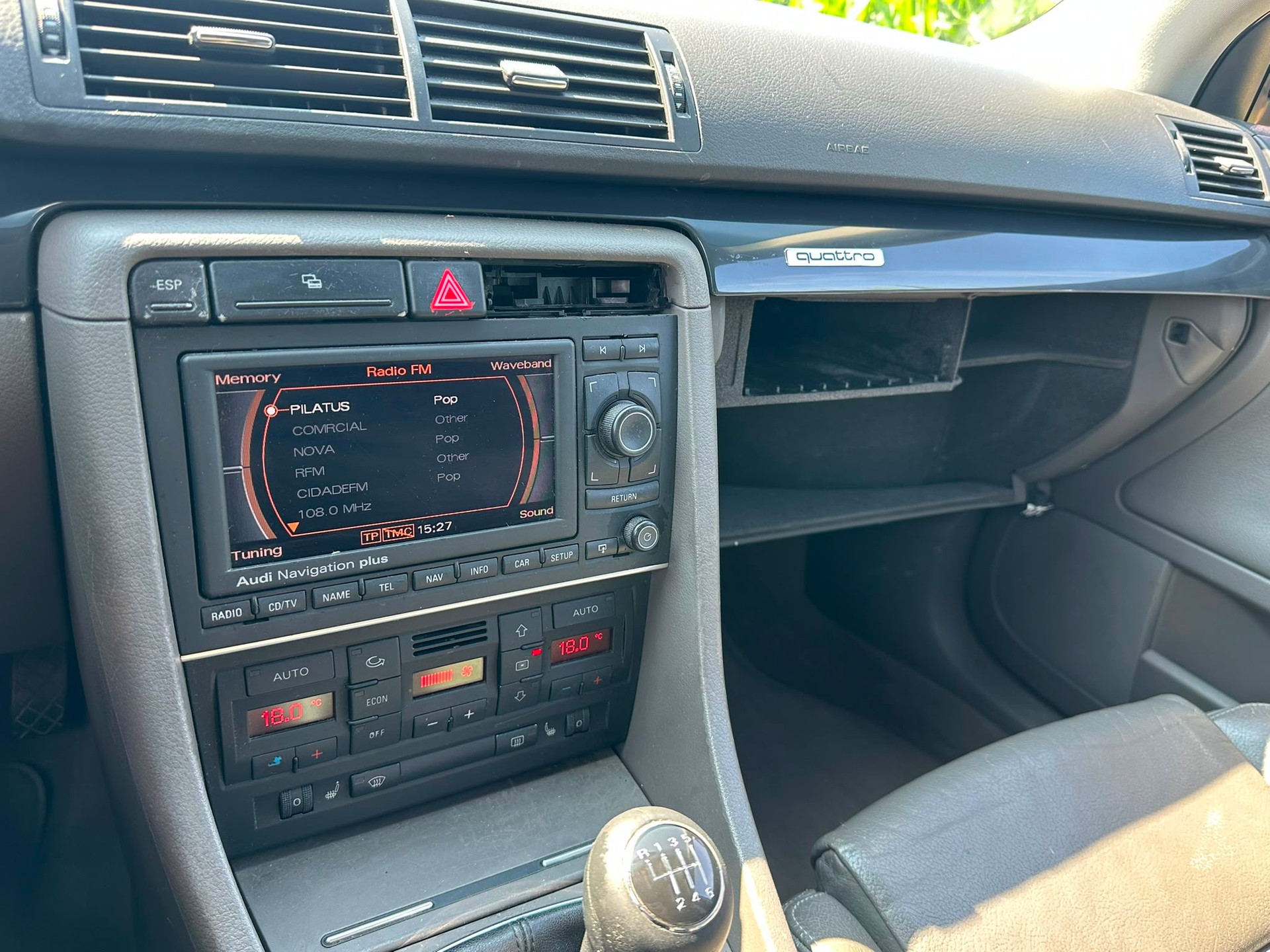 AUDI A4 2.5 TDI quattro-image-17