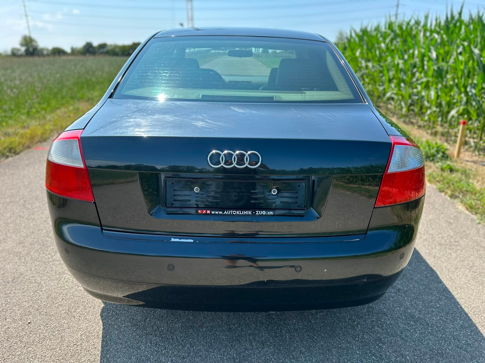 AUDI A4 2.5 TDI quattro-image-6