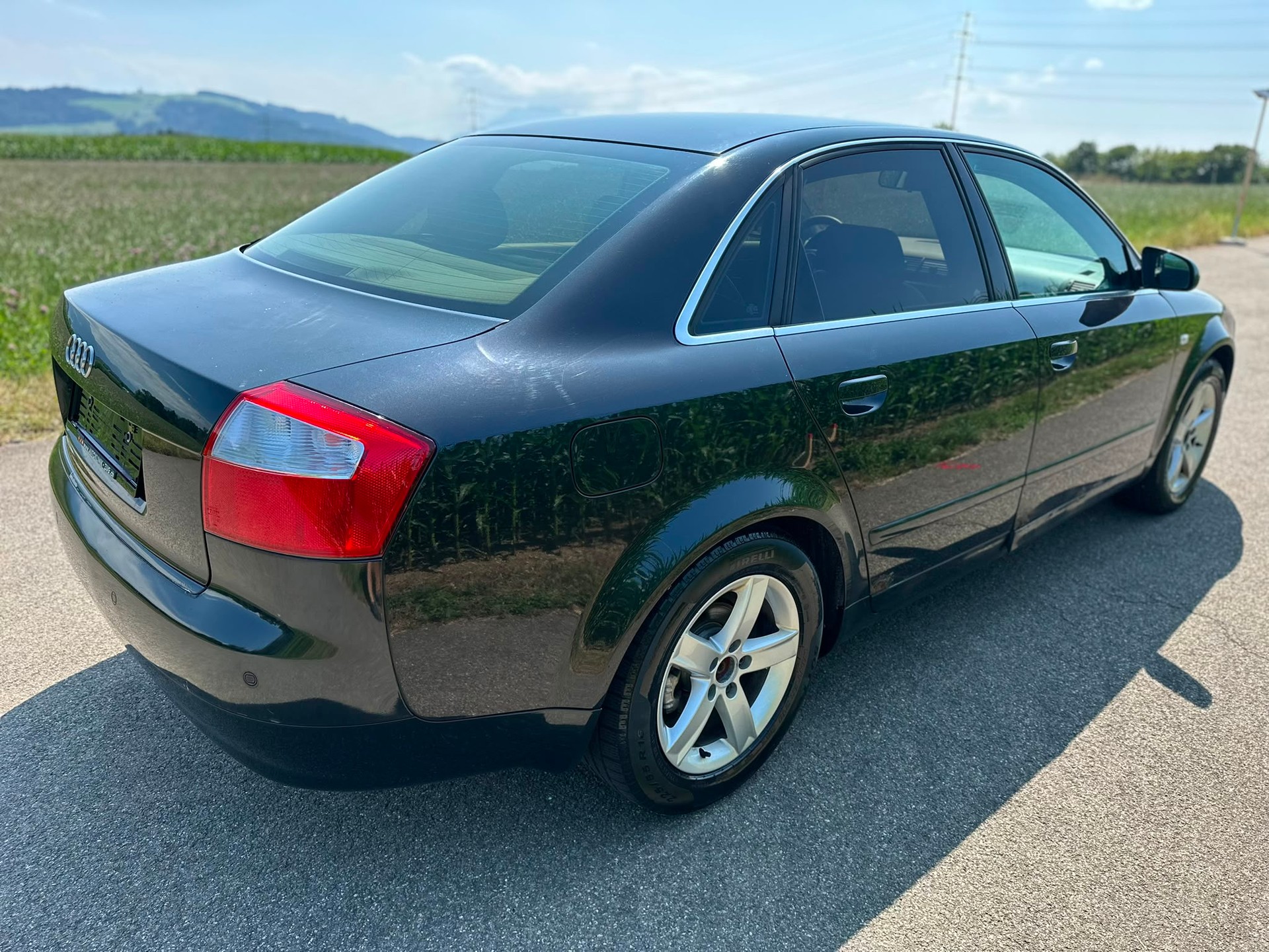AUDI A4 2.5 TDI quattro-image-5