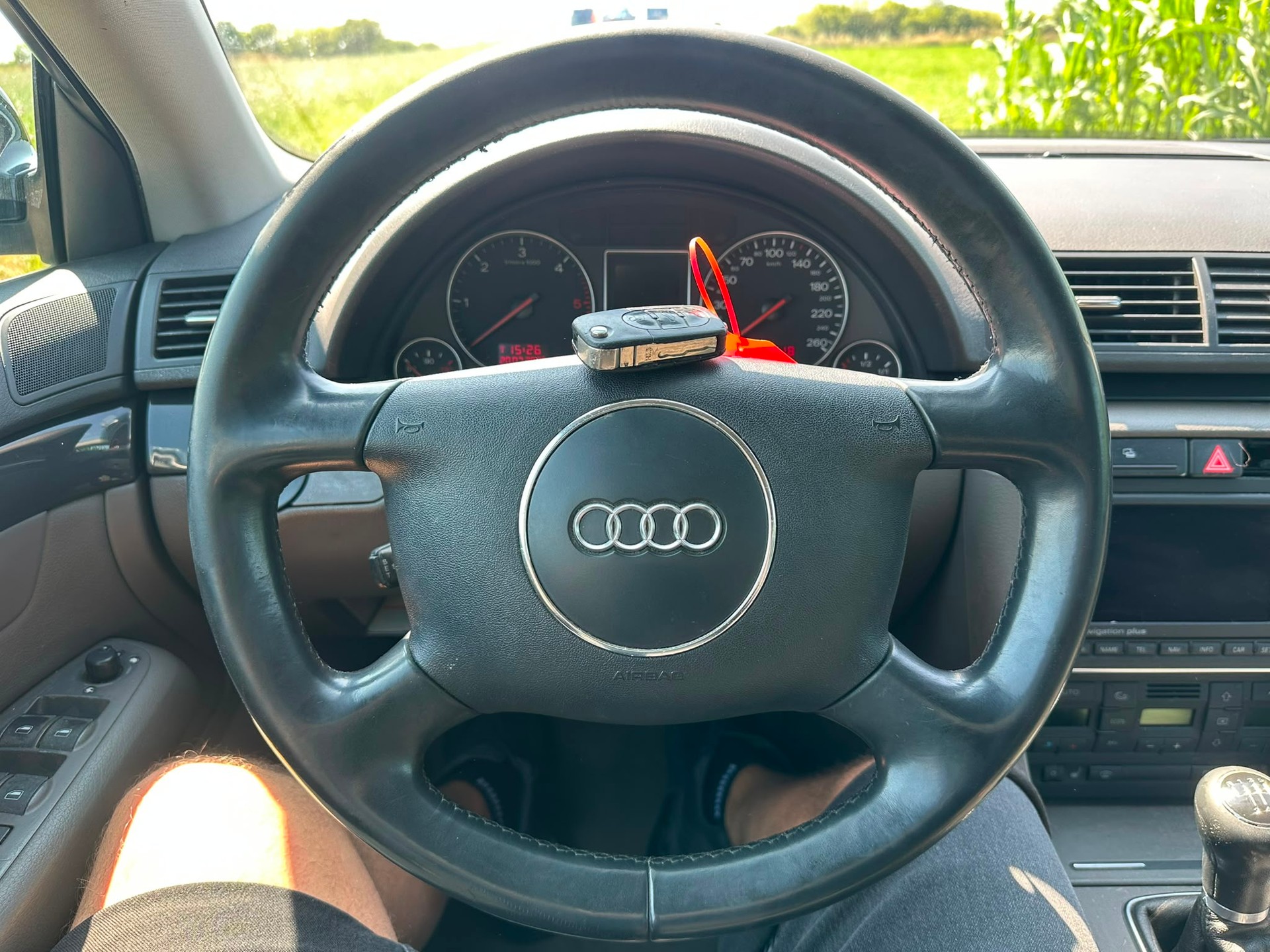 AUDI A4 2.5 TDI quattro-image-12