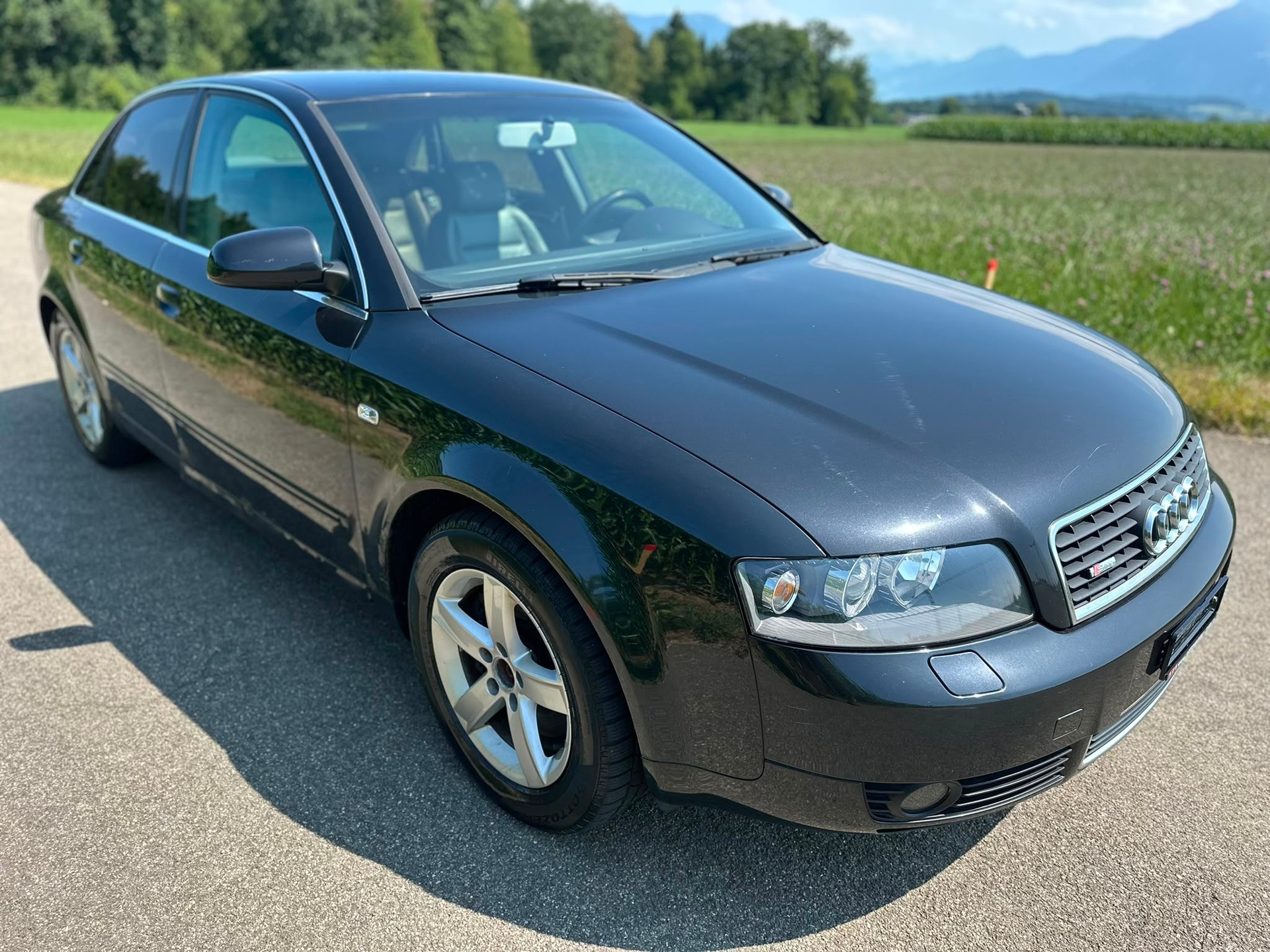 AUDI A4 2.5 TDI quattro-image-3