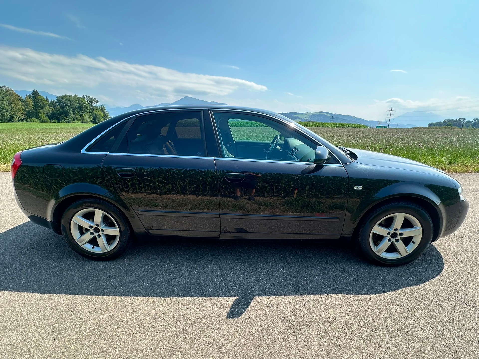 AUDI A4 2.5 TDI quattro-image-4