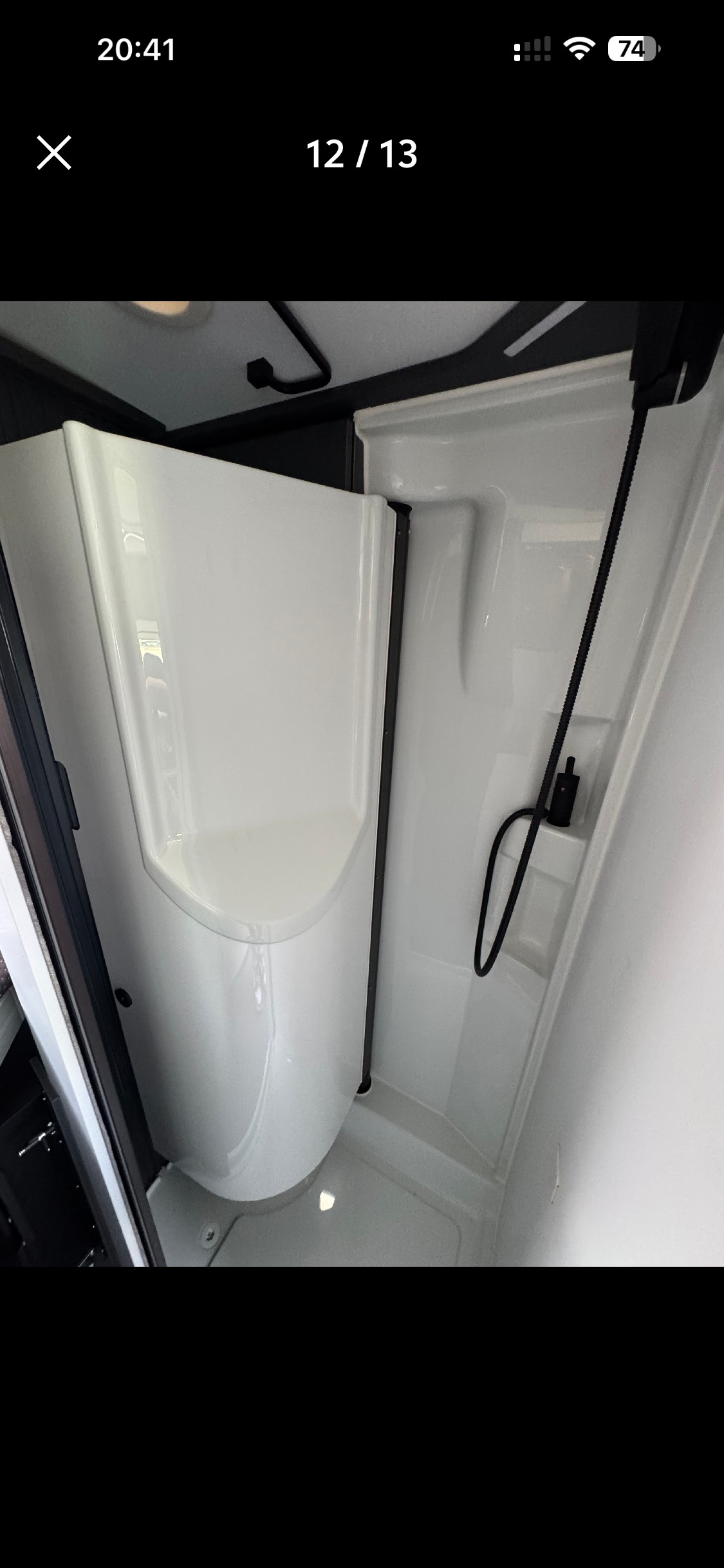 ADRIA Twin 640 SGX Supreme 43 H Chassi 8 Gang Automat 180 PS DELTA 4 x 4 18 Zoll Alufelgen Schwarz Matt-image-13