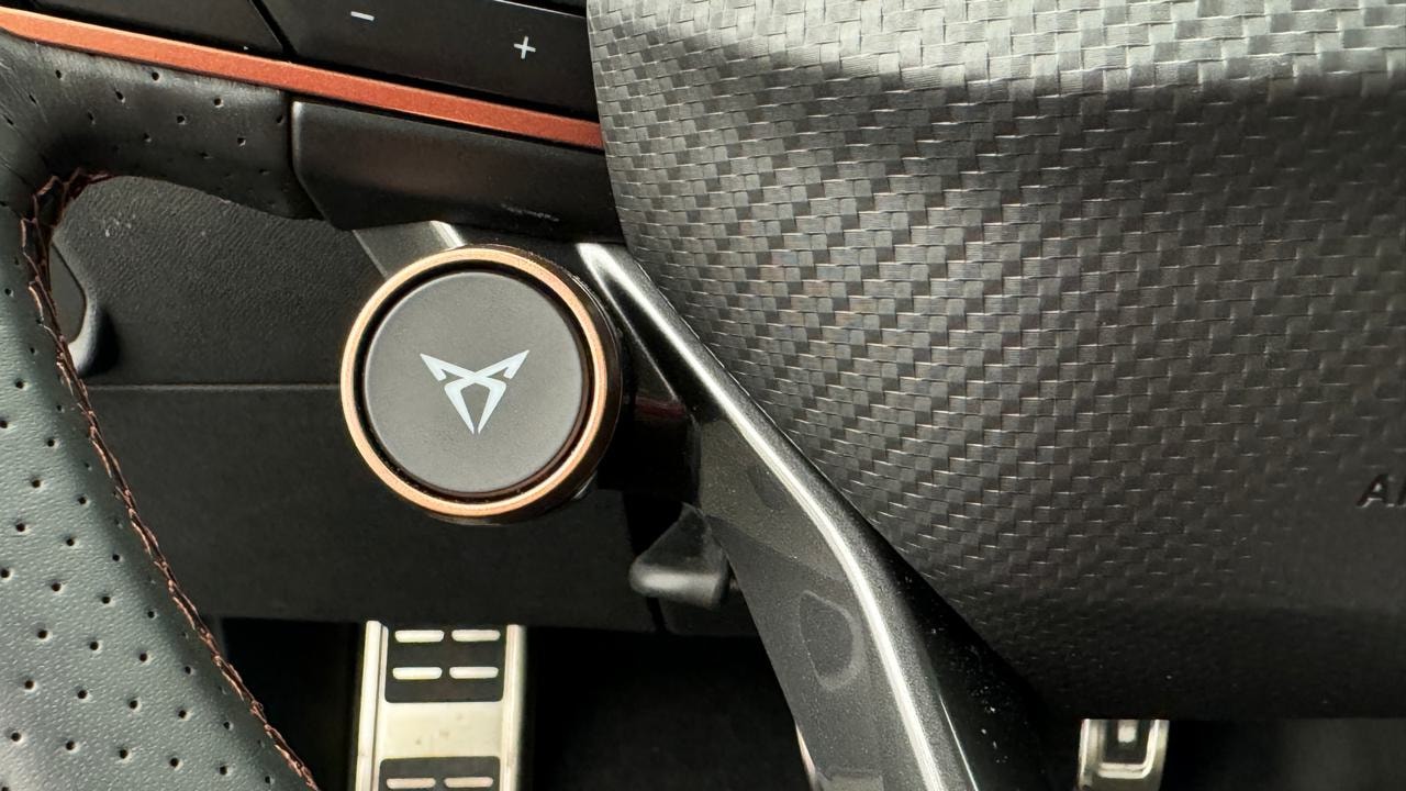 CUPRA LEON 1.5 e-HYBRID pHEV DSG-image-9