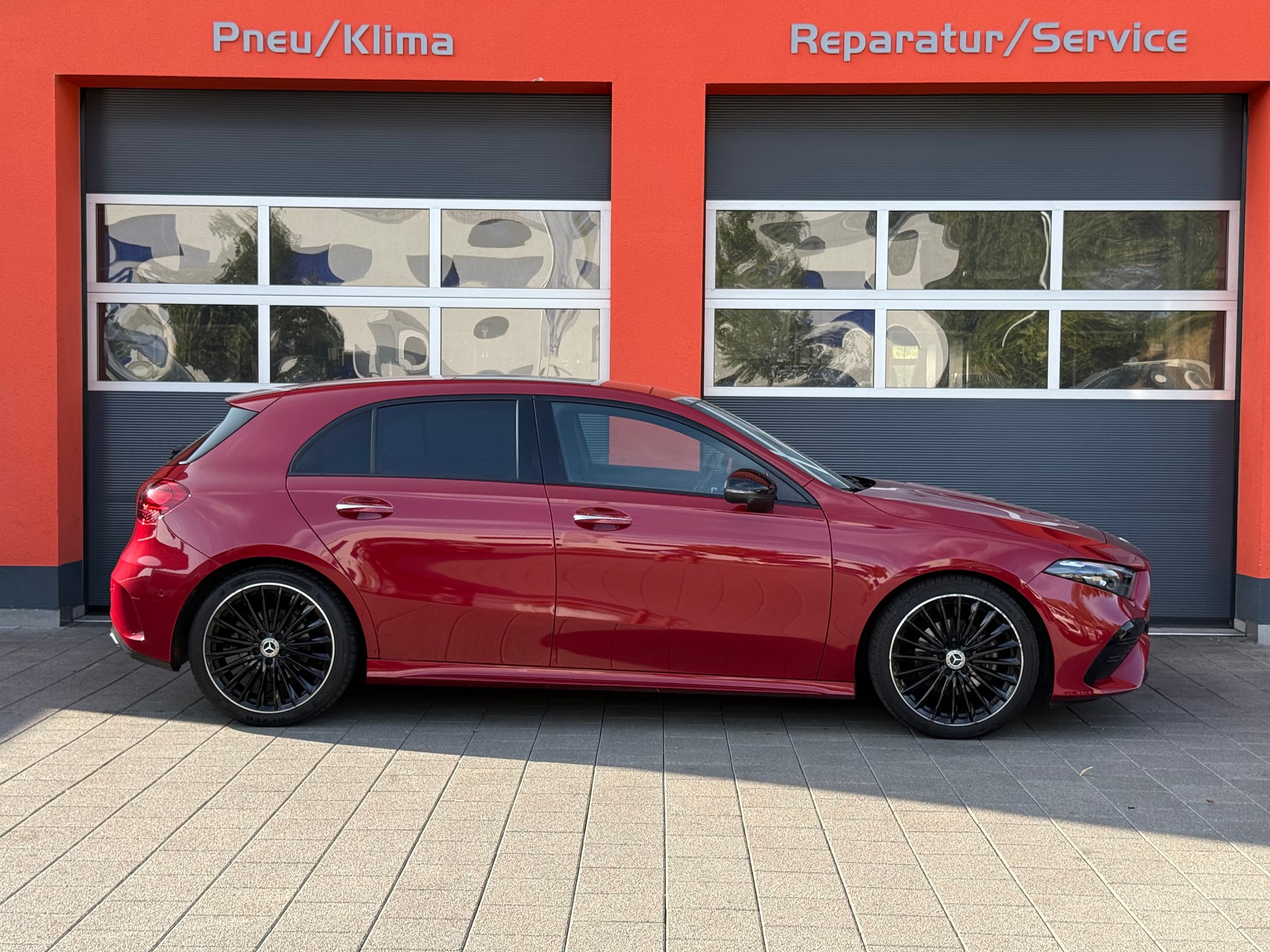 MERCEDES-BENZ A 200 7G-DCT AMG LINE-image-3
