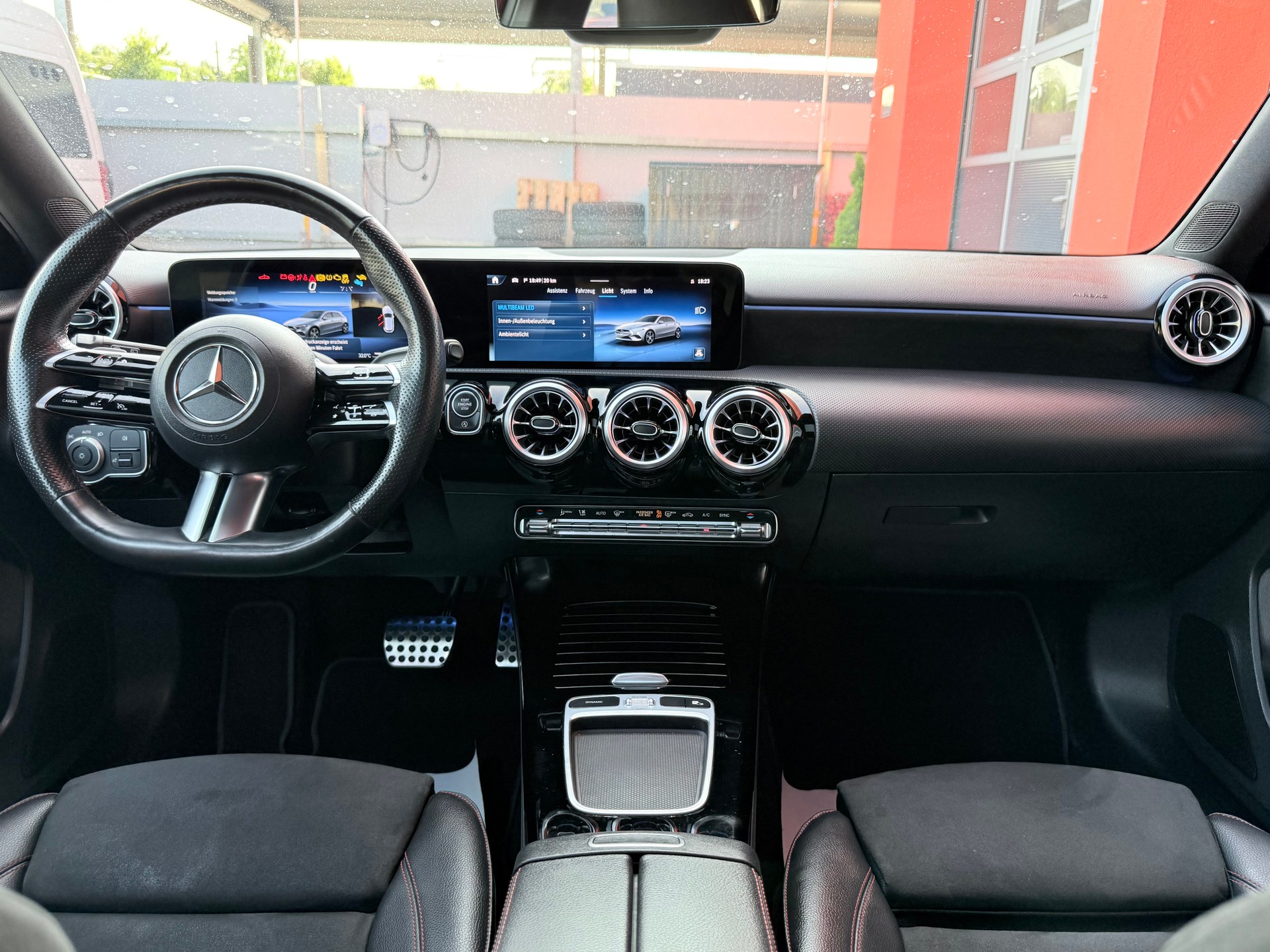 MERCEDES-BENZ A 200 7G-DCT AMG LINE-image-7
