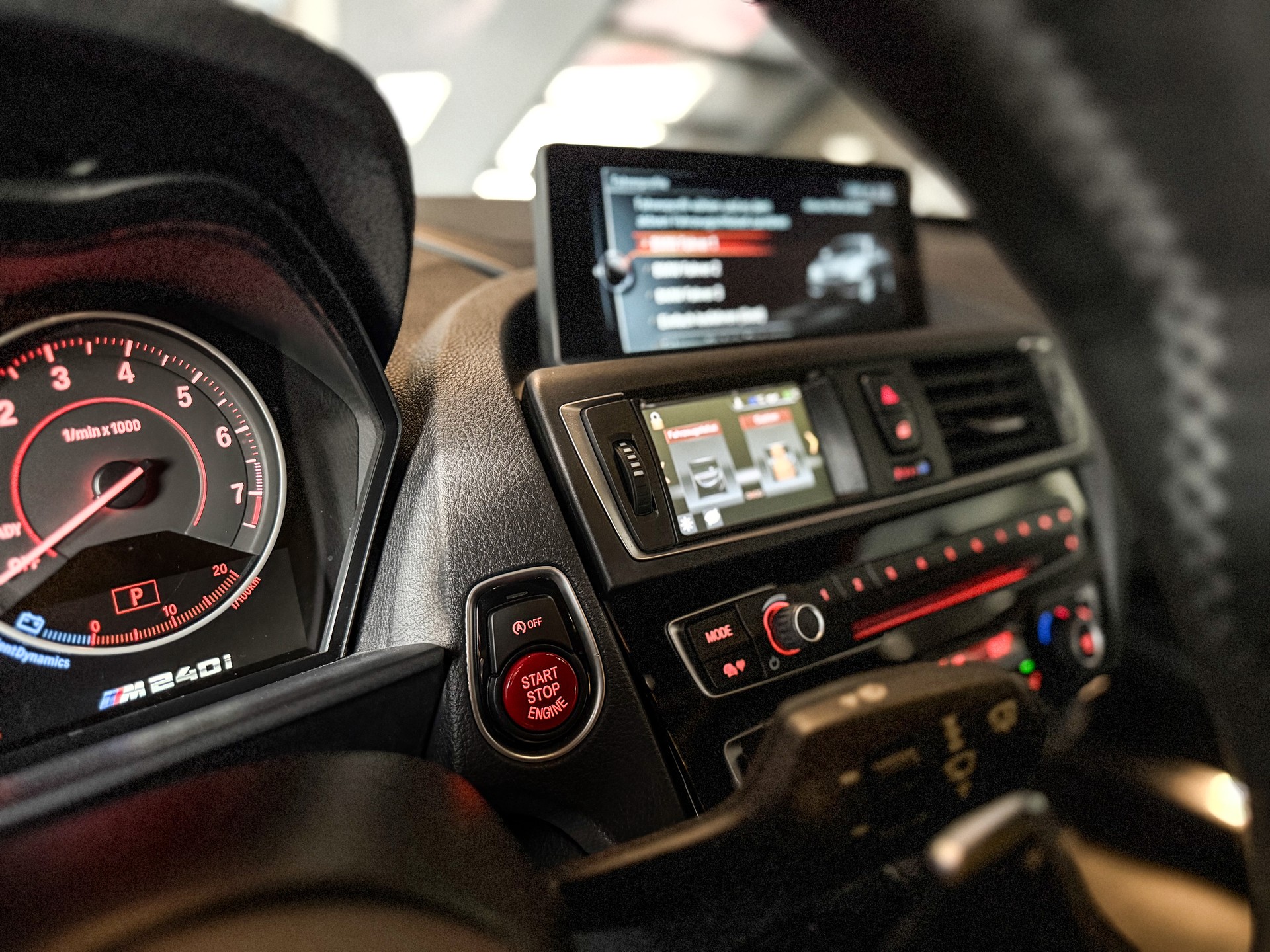 BMW M240i xDrive Steptronic-image-10