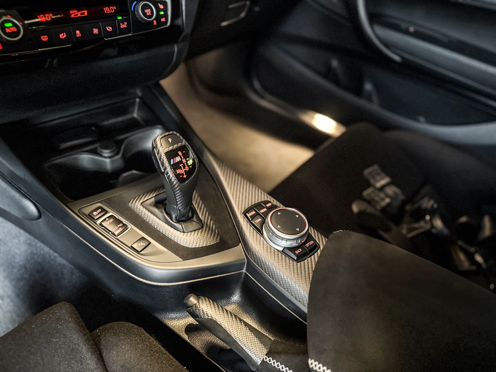 BMW M240i xDrive Steptronic-image-15