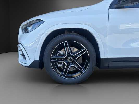 MERCEDES-BENZ GLA 250 4Matic Swiss Star-image-6