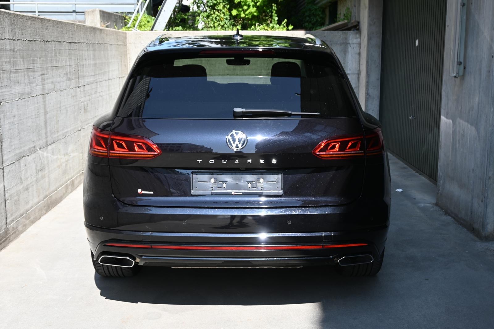 VW Touareg 3.0 TDI R Line Tiptronic-image-1