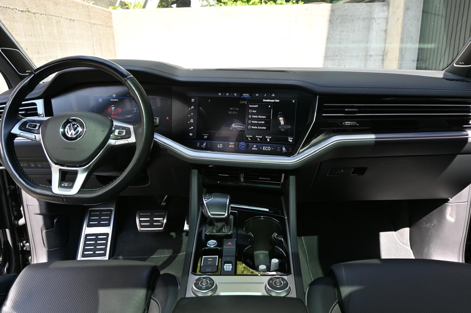 VW Touareg 3.0 TDI R Line Tiptronic-image-8