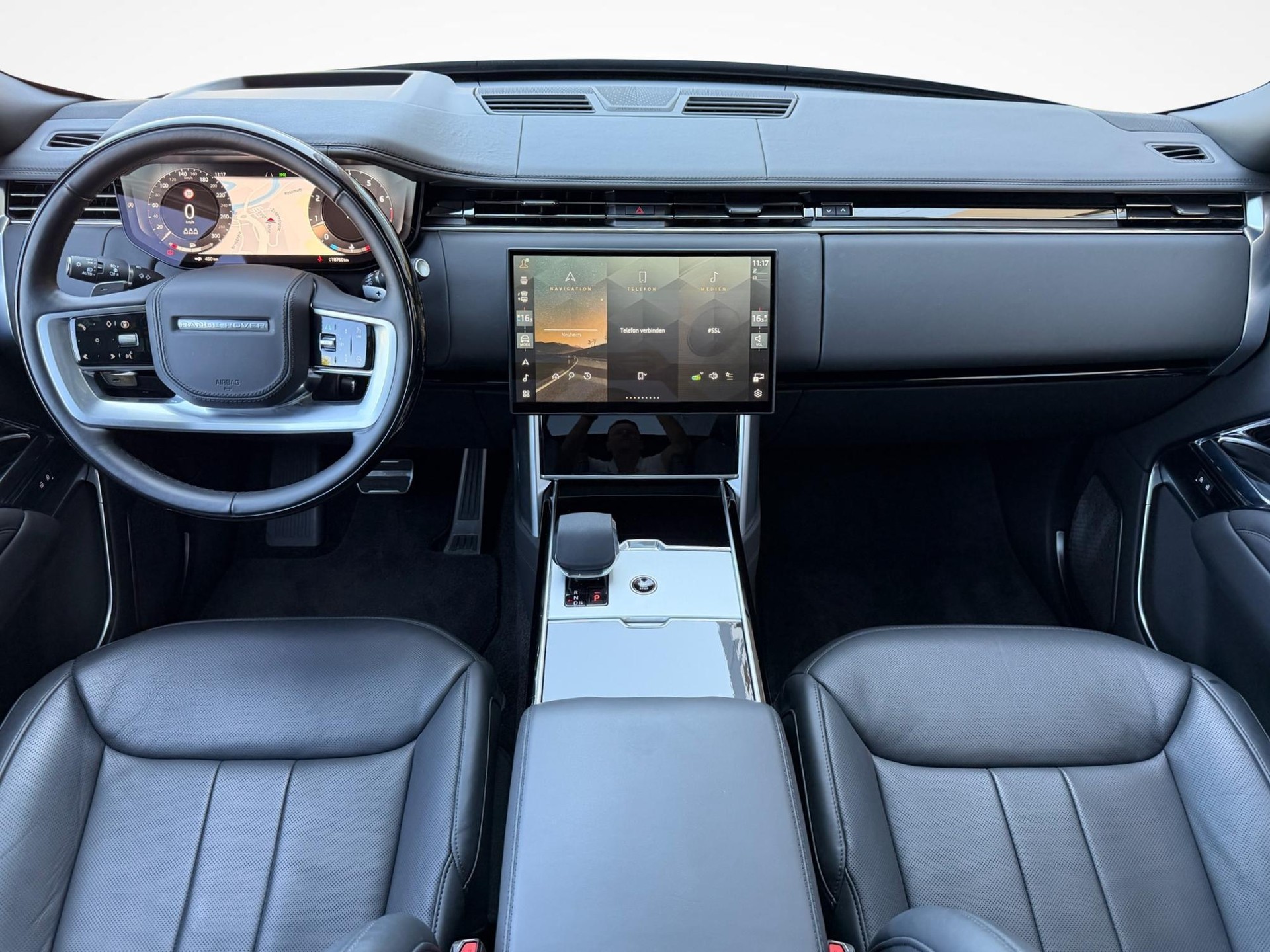 LAND ROVER Range Rover 4.4 V8 Autobiography LWB-image-2