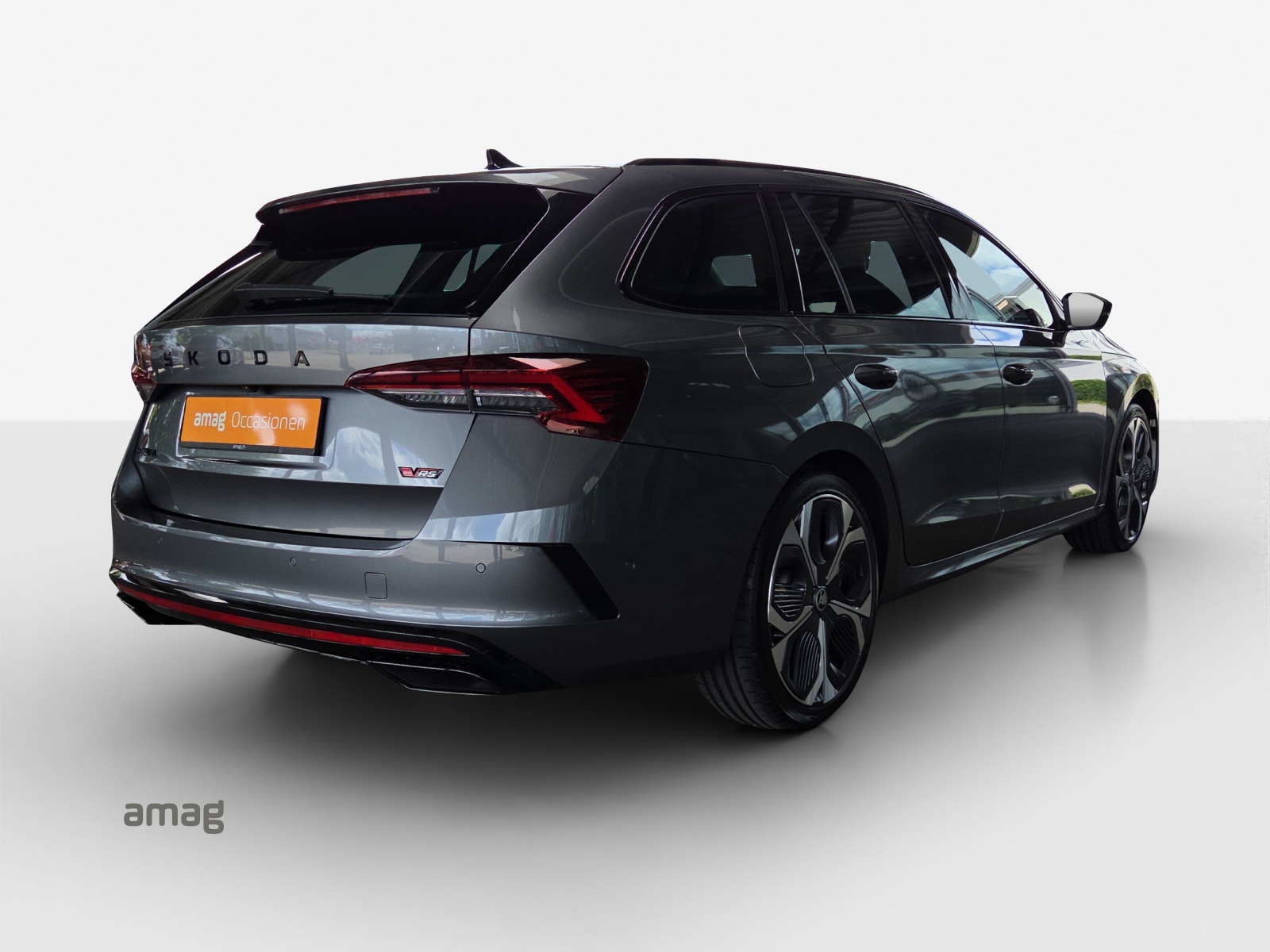SKODA Octavia Combi 2.0 TSI DSG RS-image-4