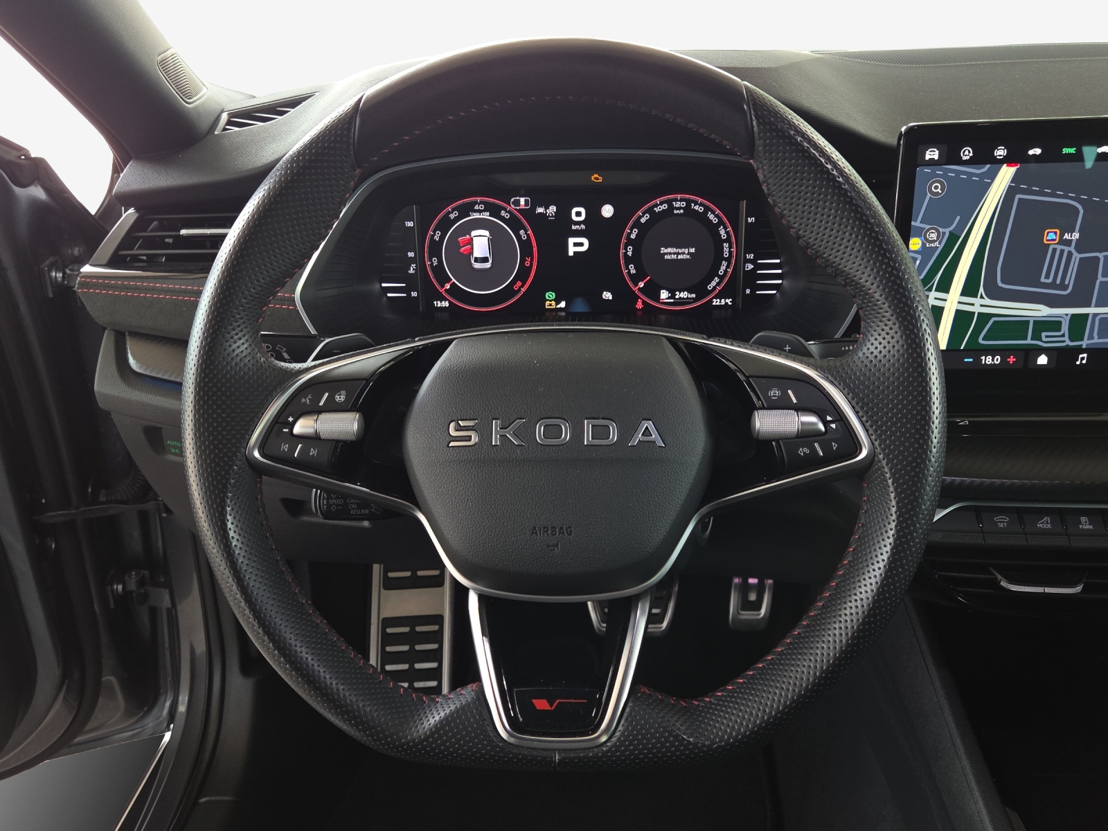SKODA Octavia Combi 2.0 TSI DSG RS-image-9
