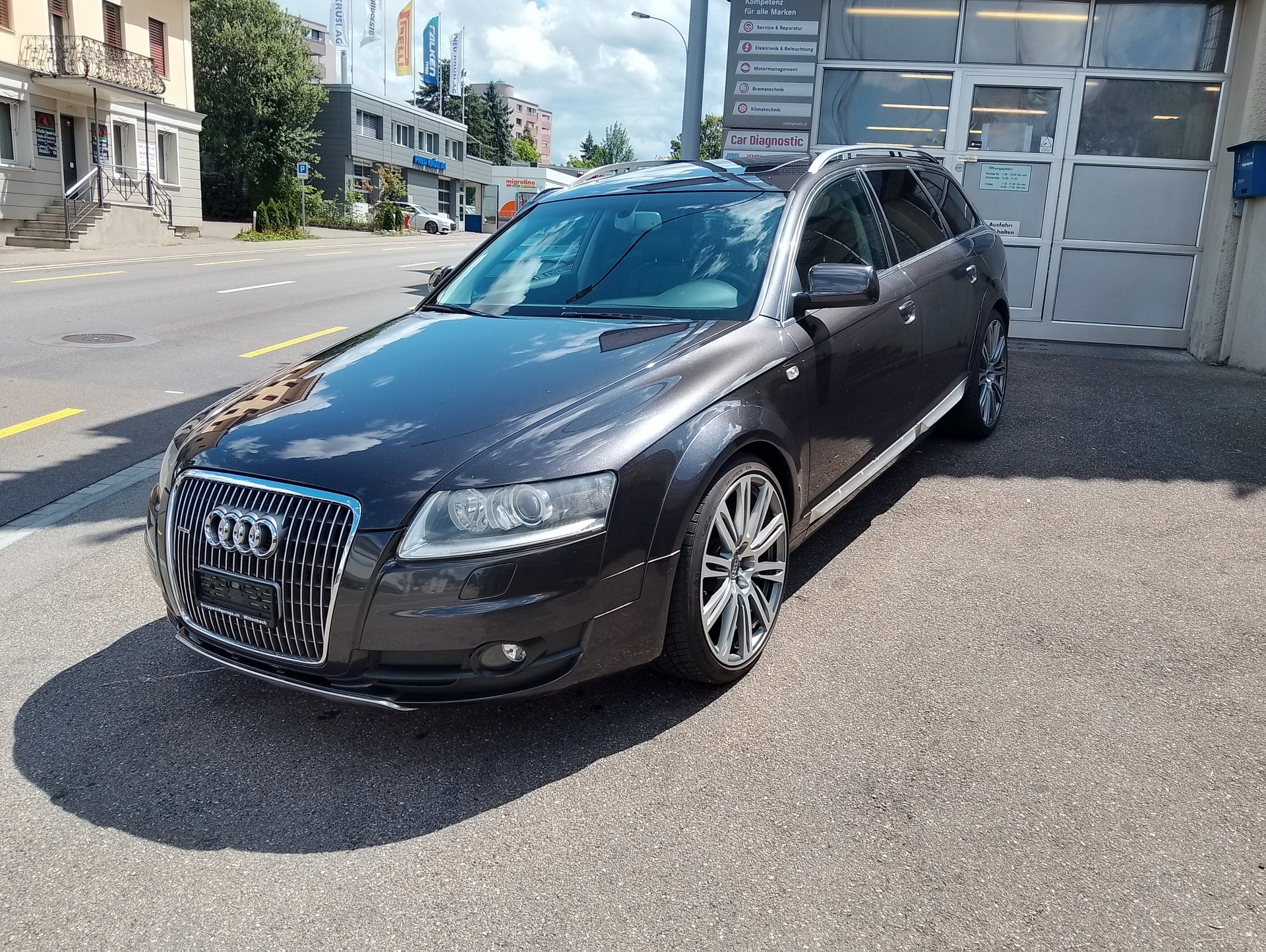 AUDI A6 allroad 3.2 FSI quattro-image-1