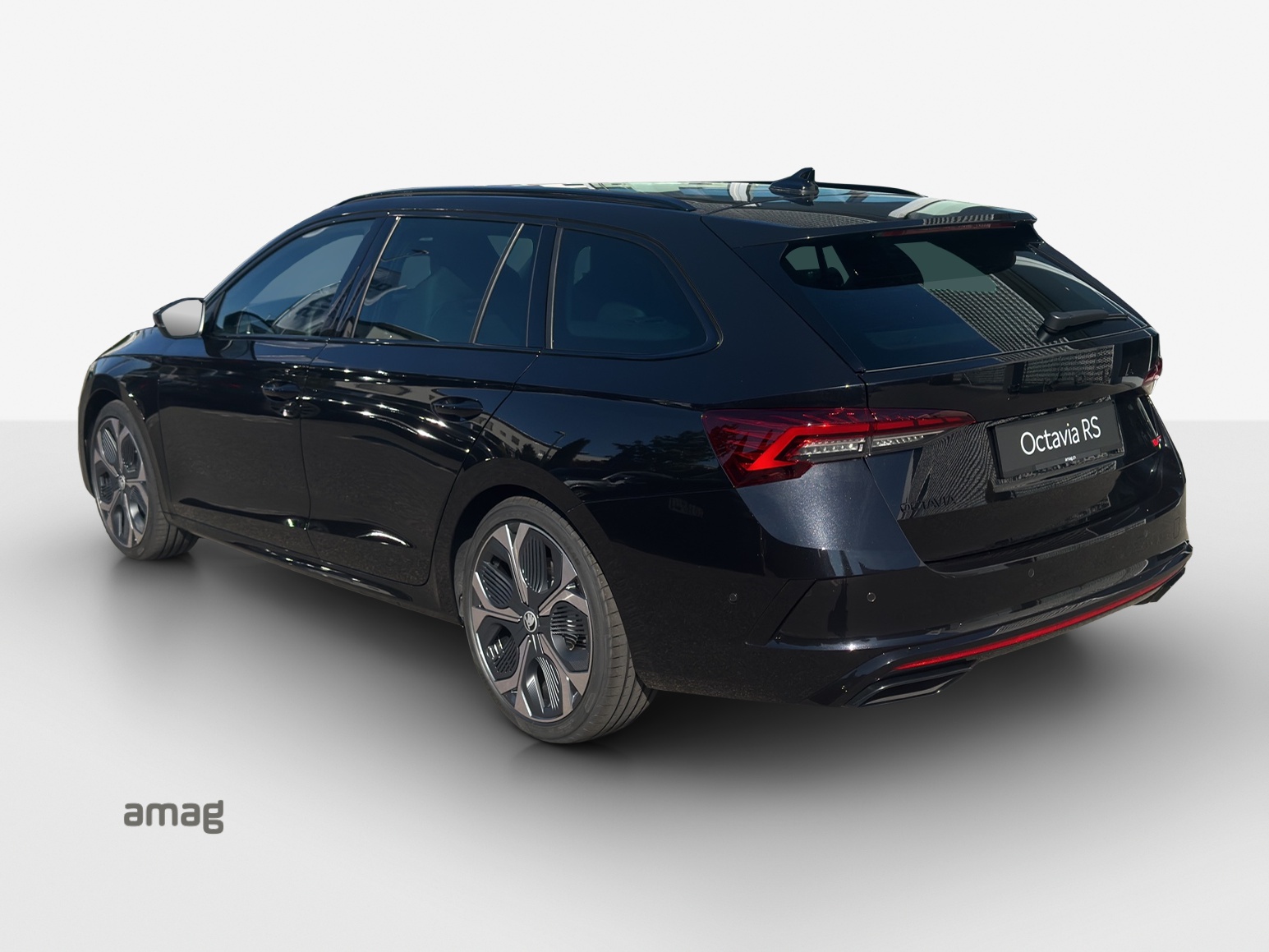 SKODA Octavia Combi 2.0 TSI DSG RS 30 Years Edition-image-2
