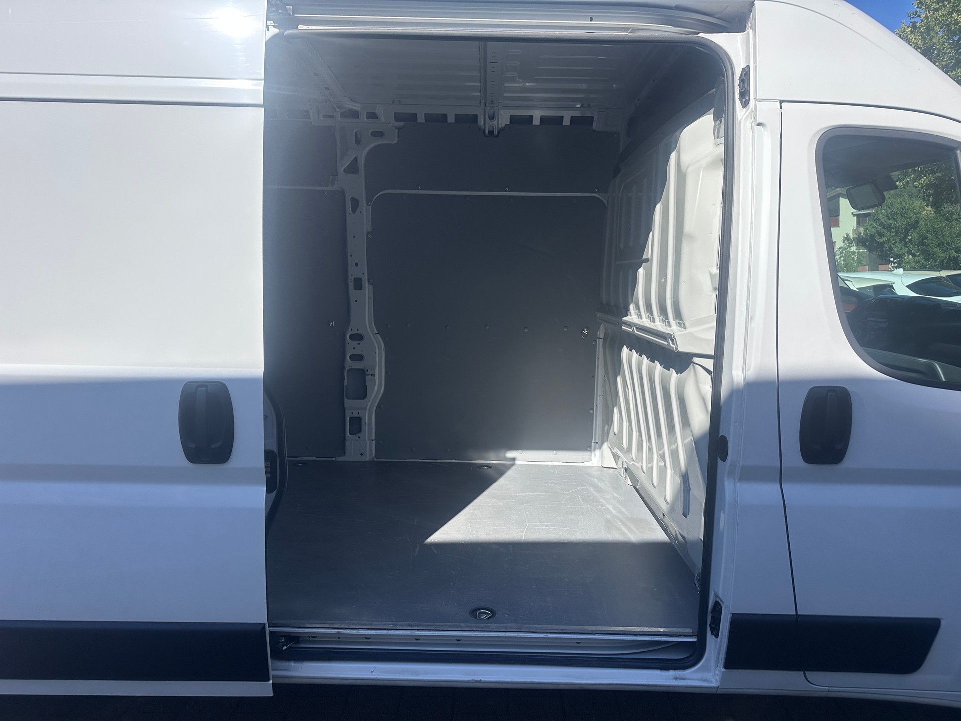 CITROEN Jumper 35 2.2 BlueHDi 140 L3H2-image-14
