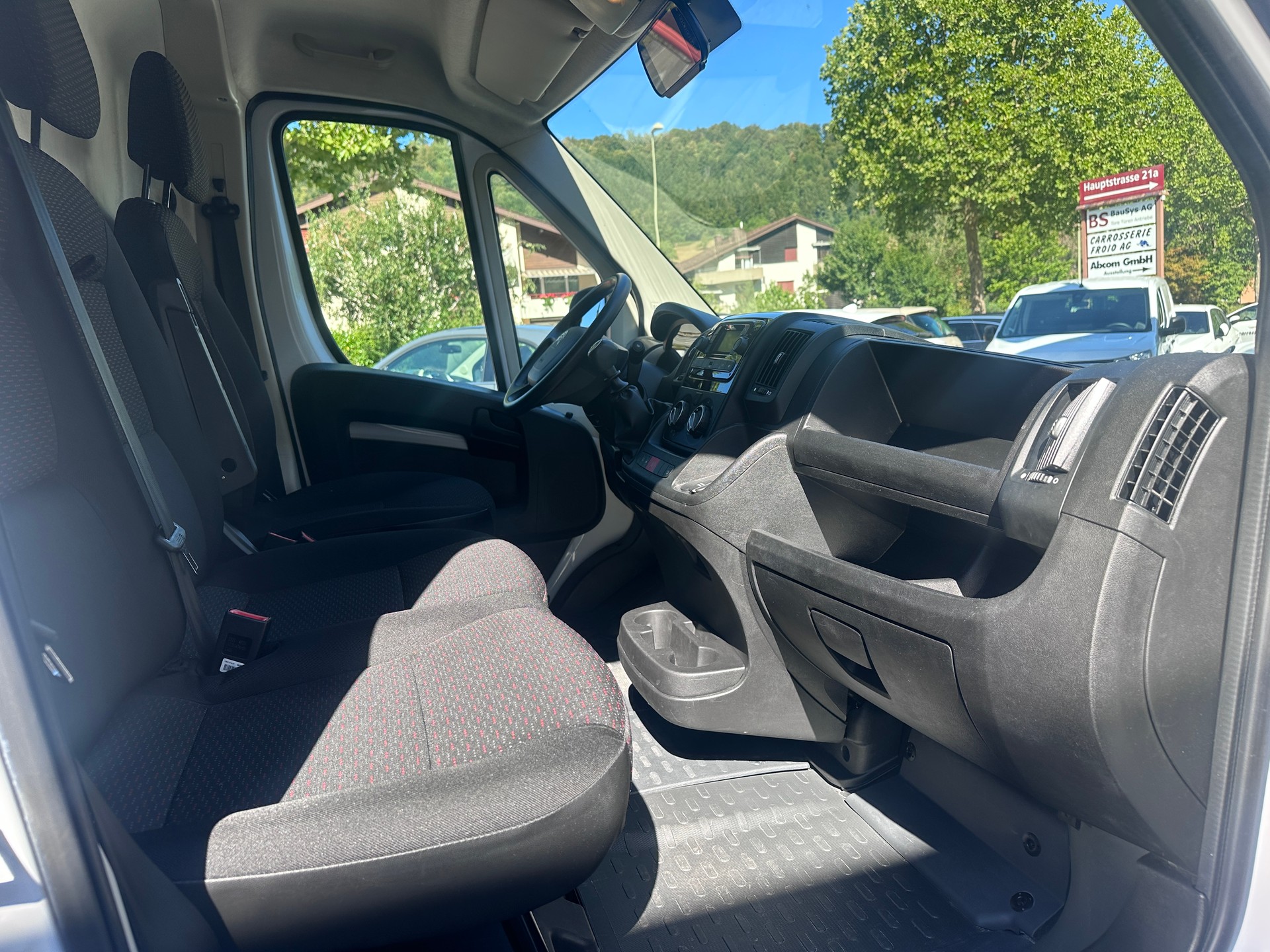 CITROEN Jumper 35 2.2 BlueHDi 140 L3H2-image-11