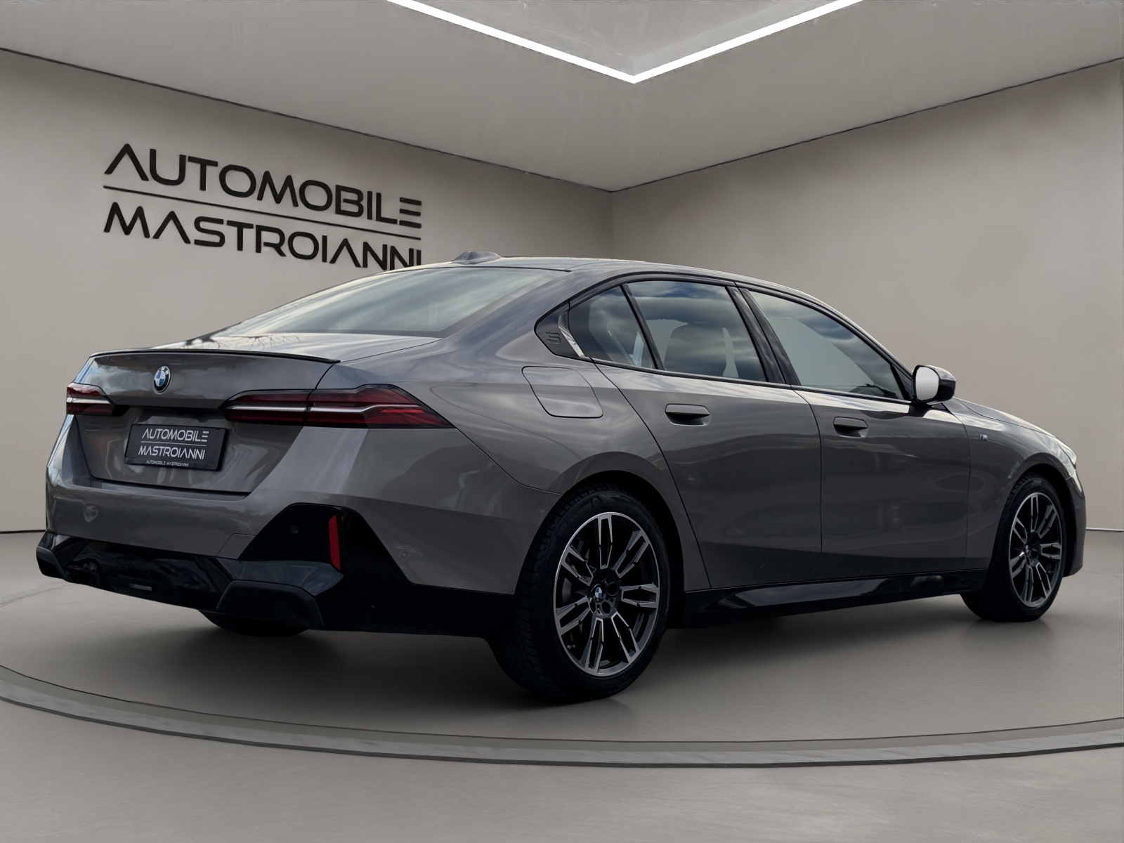 BMW 520d 48V M Sport Steptronic-image-6