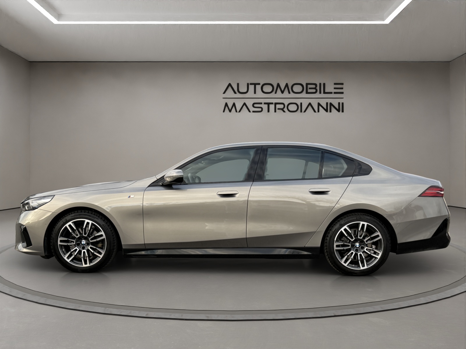 BMW 520d 48V M Sport Steptronic-image-3