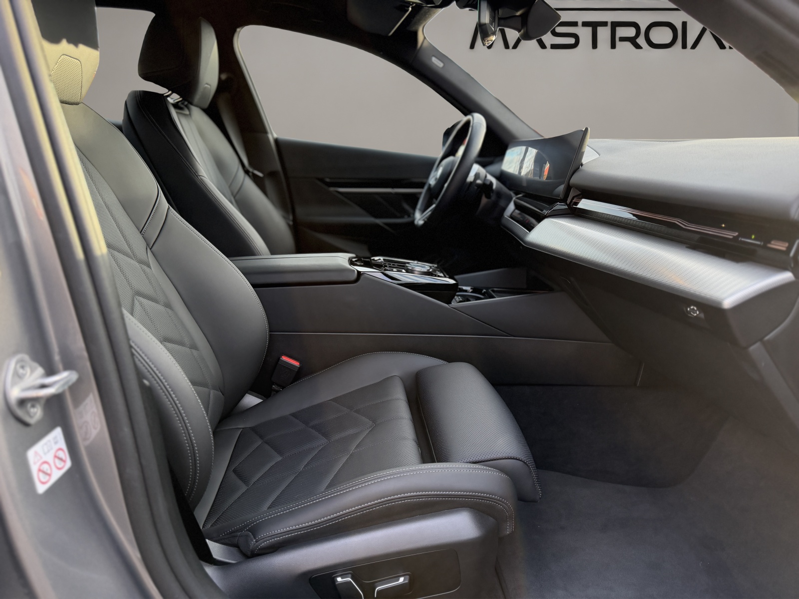 BMW 520d 48V M Sport Steptronic-image-14