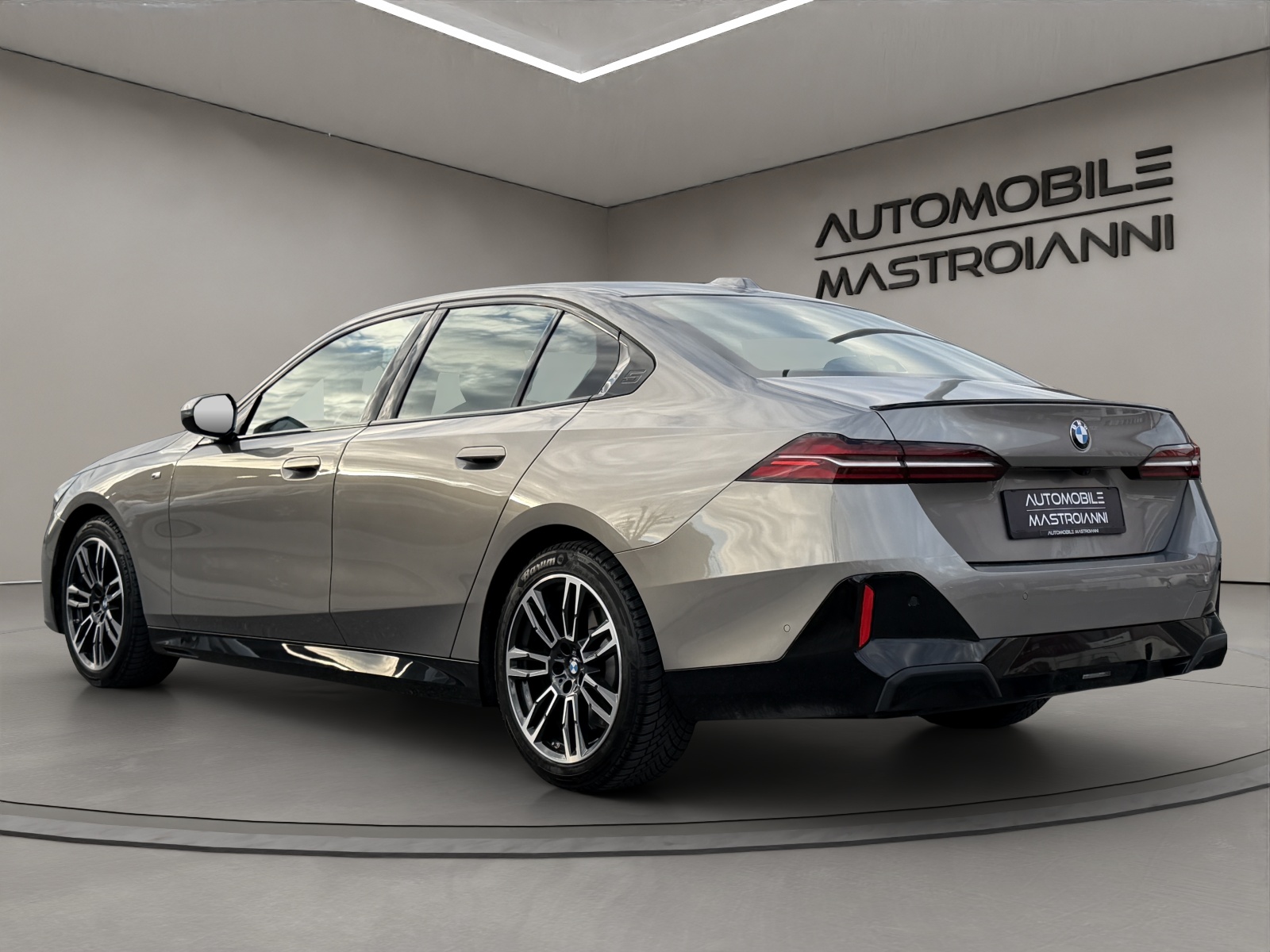 BMW 520d 48V M Sport Steptronic-image-4