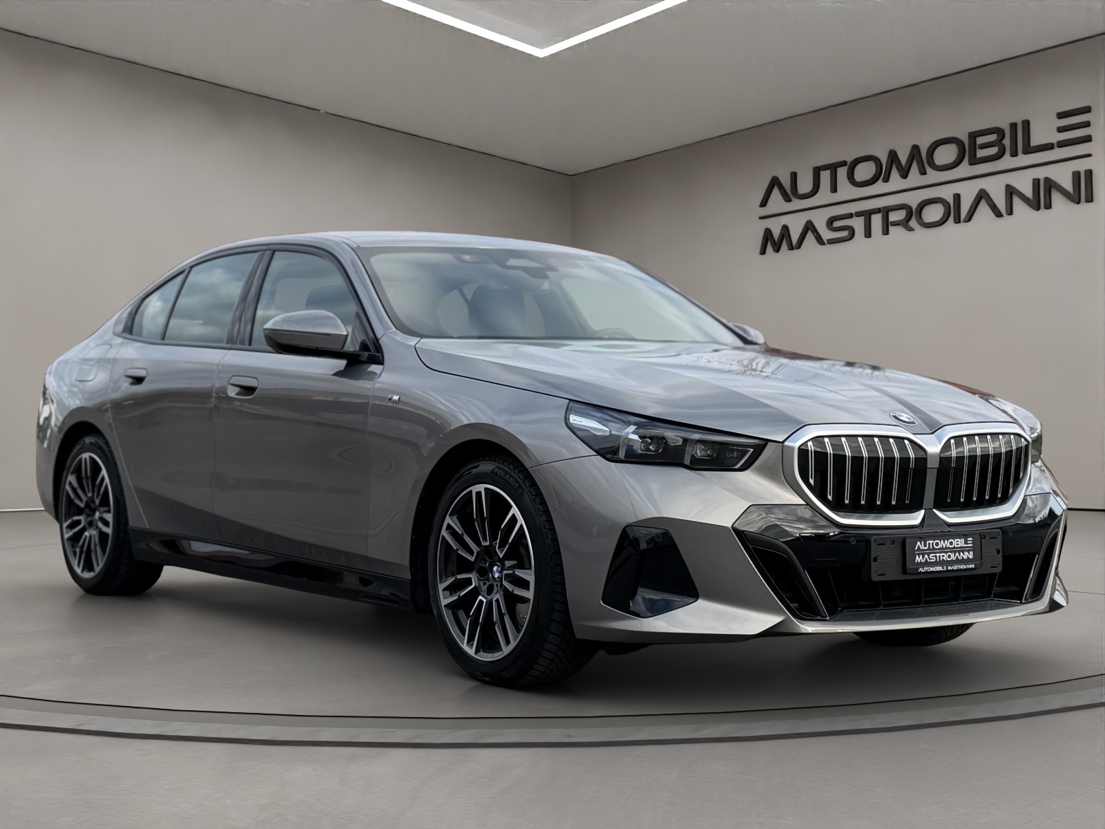 BMW 520d 48V M Sport Steptronic-image-0