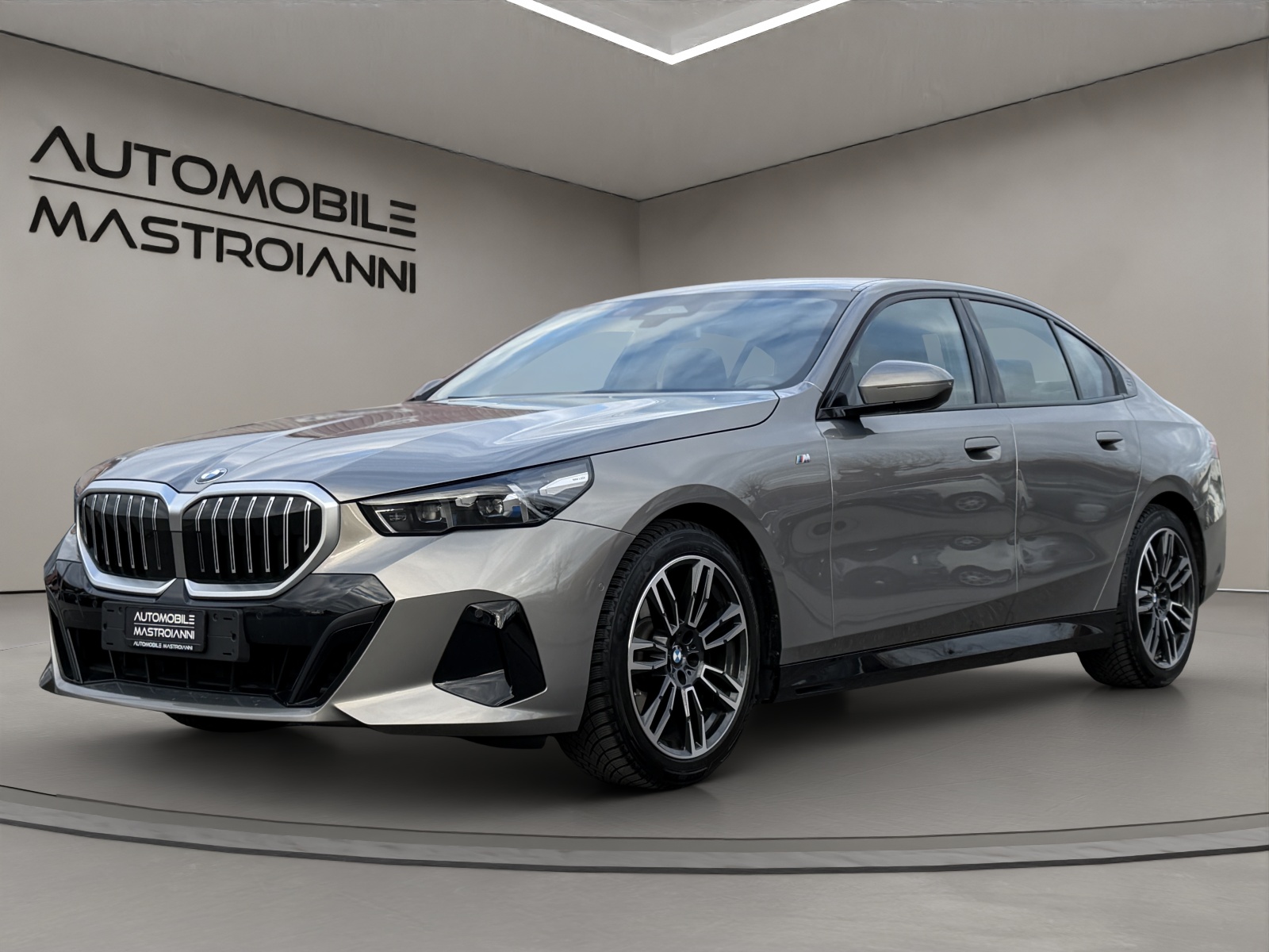 BMW 520d 48V M Sport Steptronic-image-2