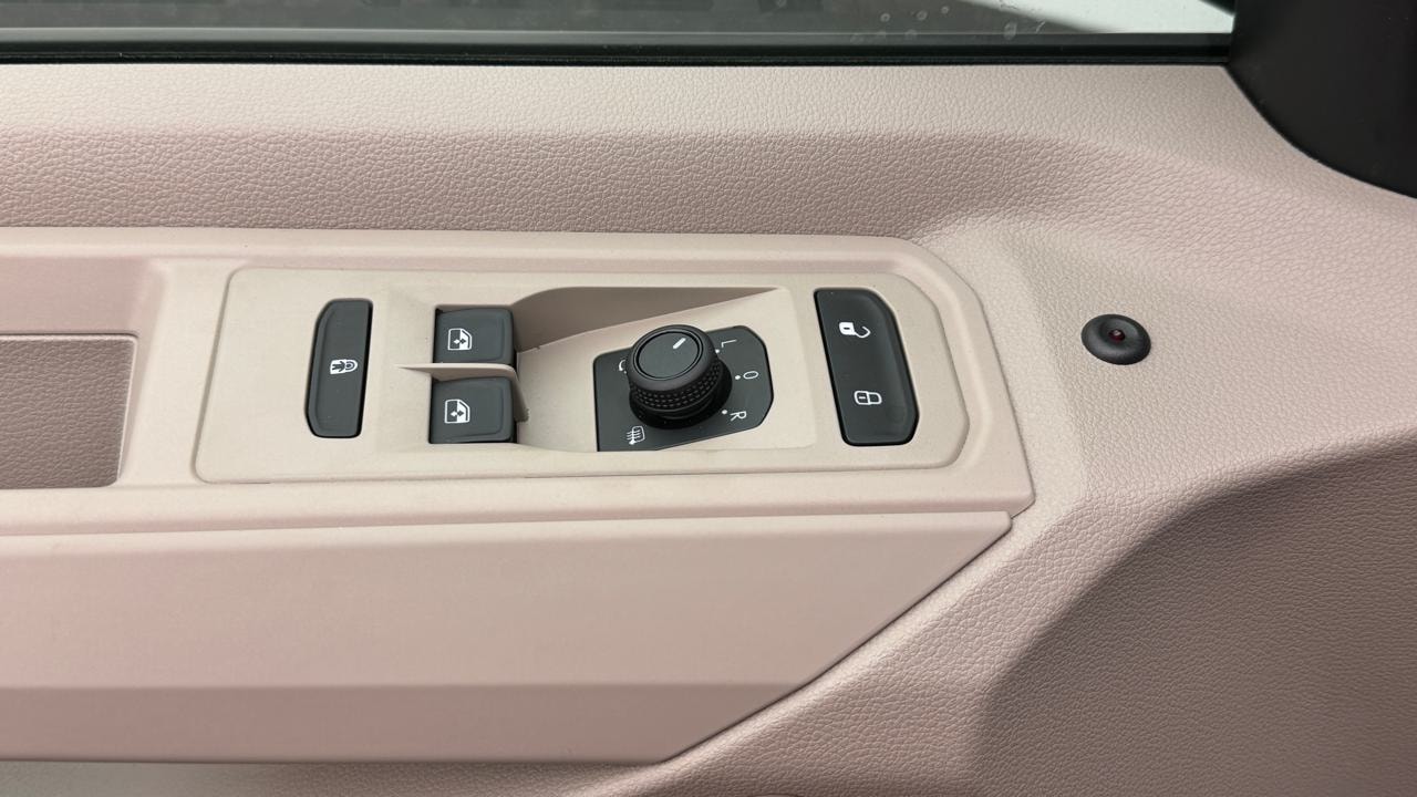 VW Multivan 1.5 eHybrid Life 4Motion DSG-image-8