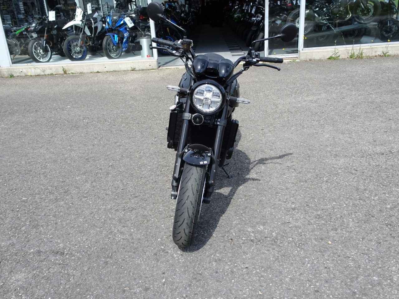 KAWASAKI Z 900 RS (35kW)-showroom-element-2