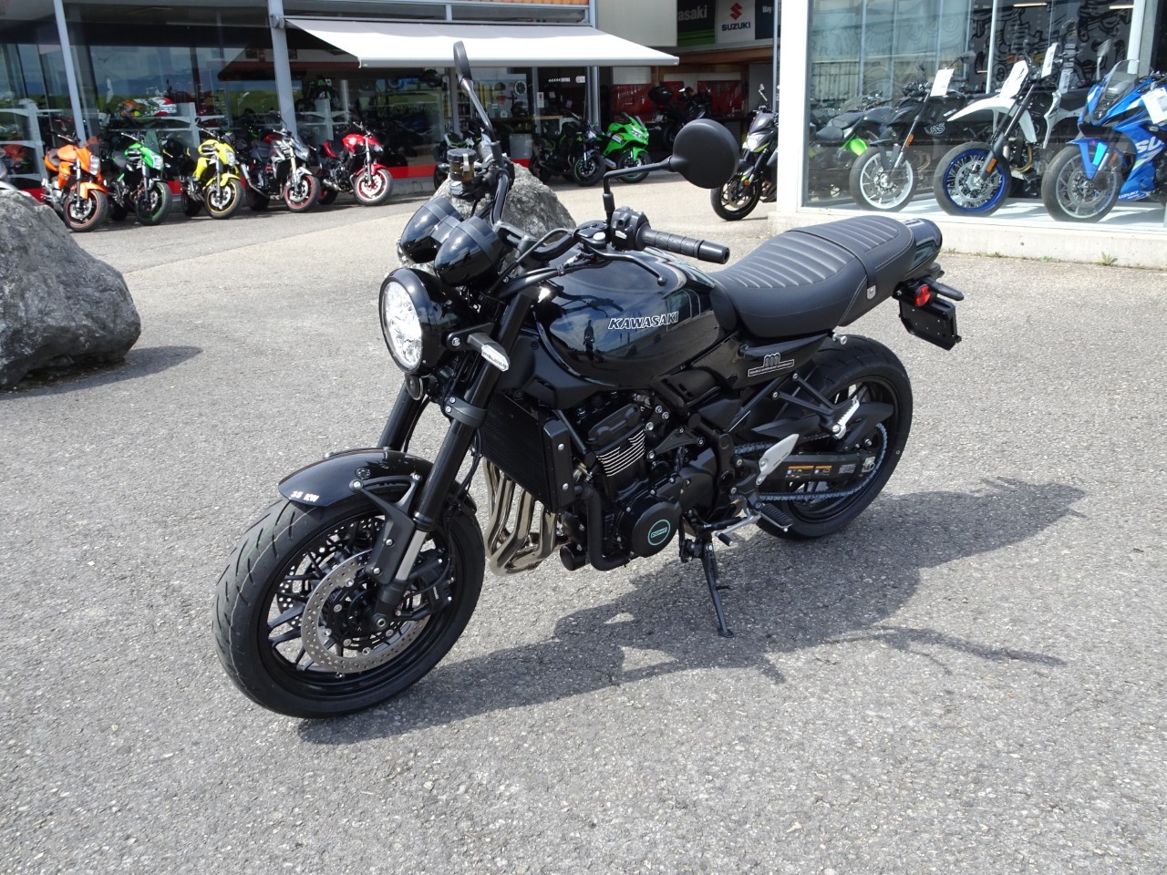 KAWASAKI Z 900 RS (35kW)-showroom-element-3