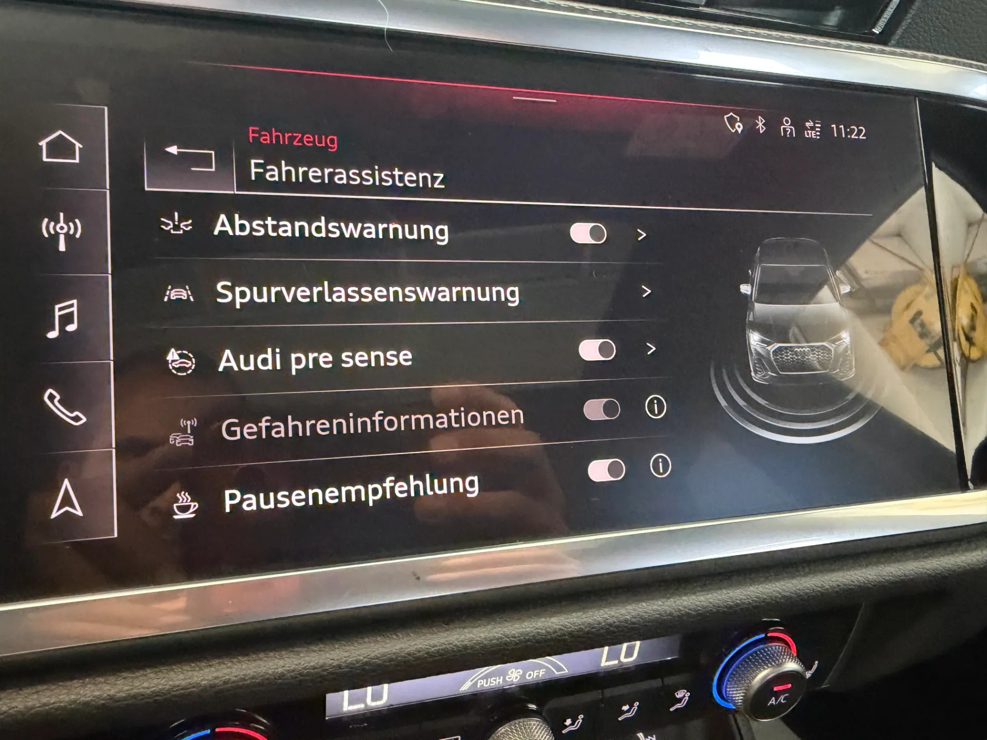 AUDI Q3 Sportback 40 TFSI S line quattro S-tronic-image-14