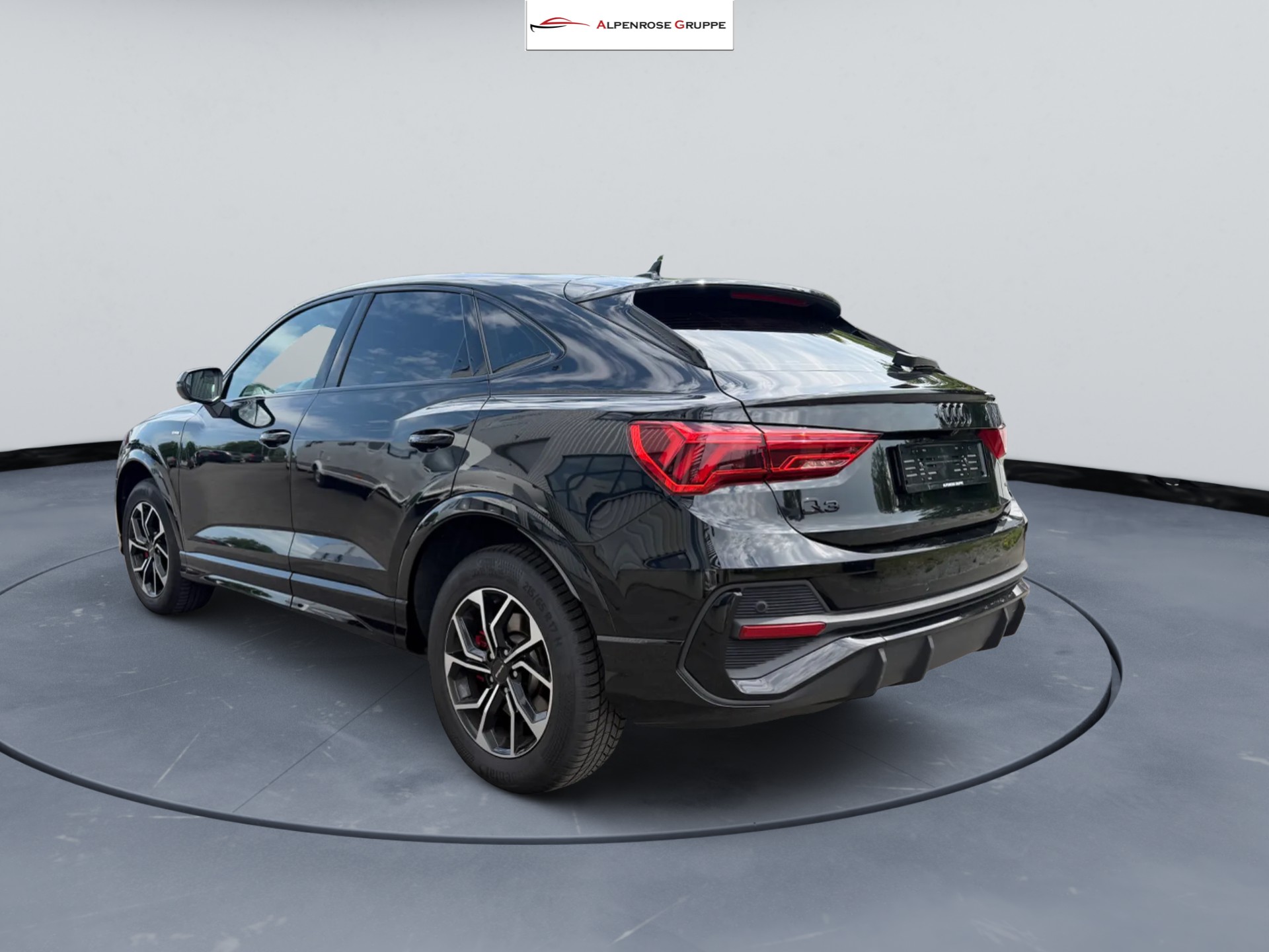 AUDI Q3 Sportback 40 TFSI S line quattro S-tronic-image-5