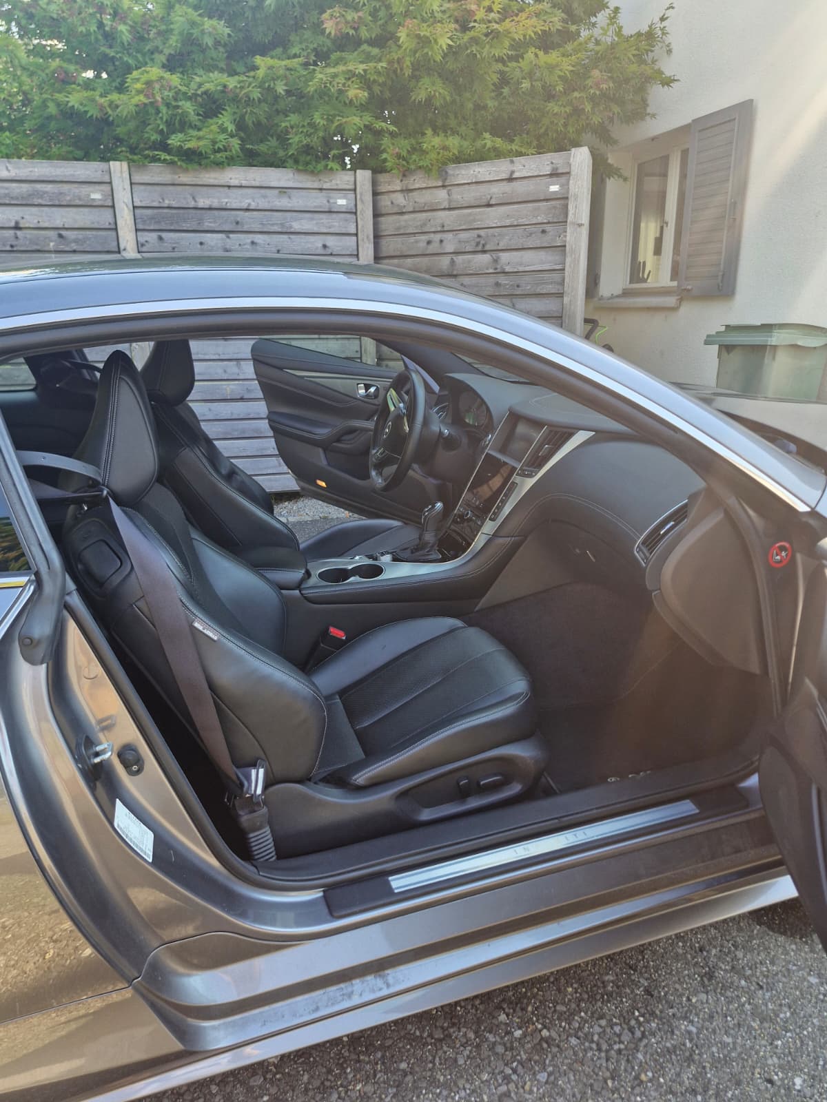 INFINITI 2.0t S Sport Tech-image-3