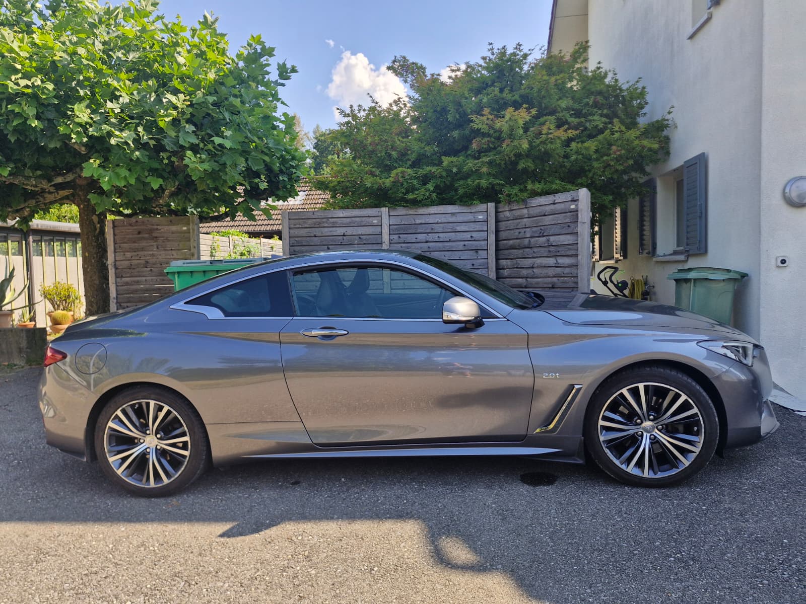 INFINITI 2.0t S Sport Tech-image-1