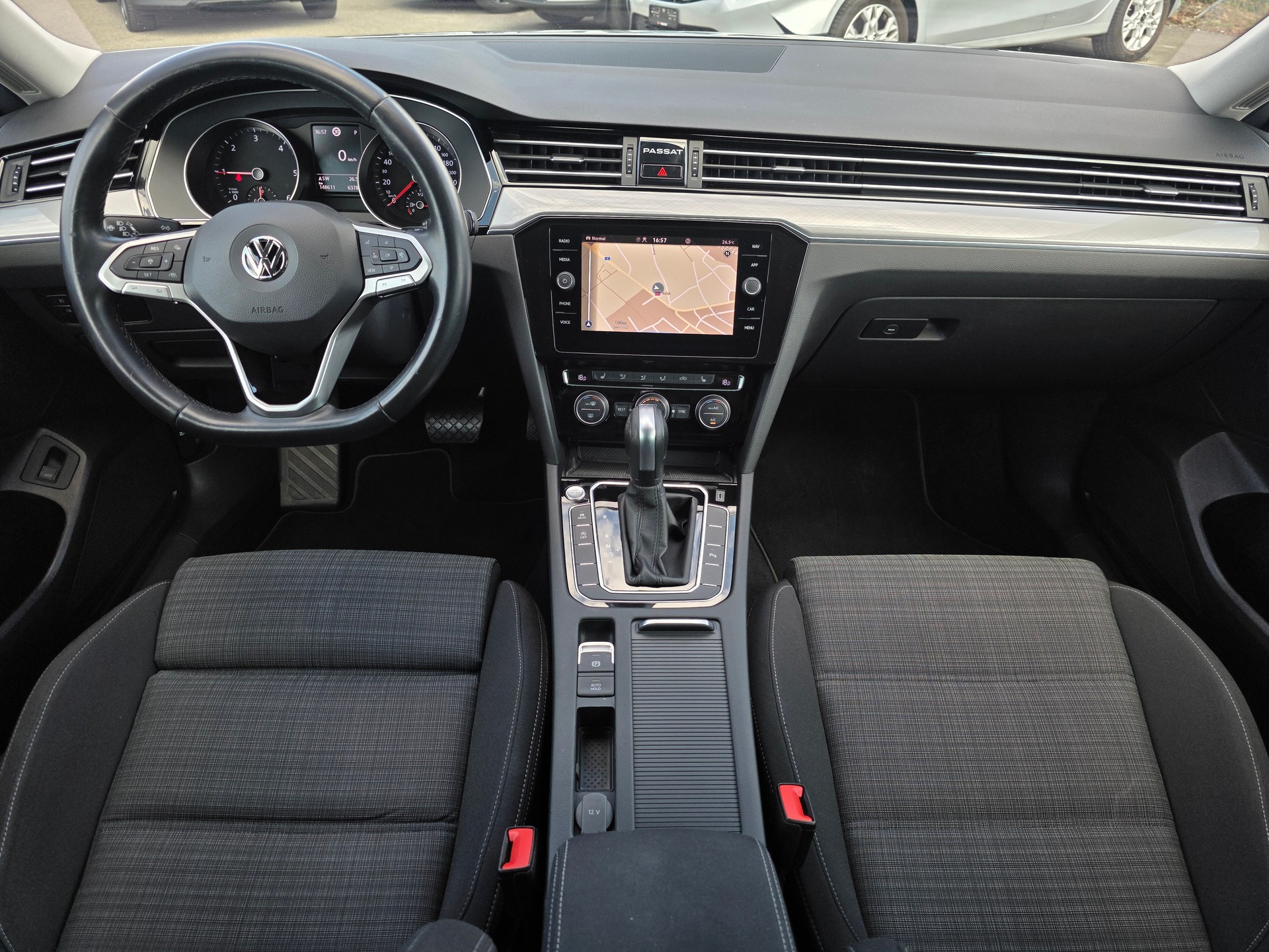 VW Passat Variant 1.6 TDI Business DSG * CH-Fahrzeug * Frisch ab MFK * Anhängerkupplung *-image-13