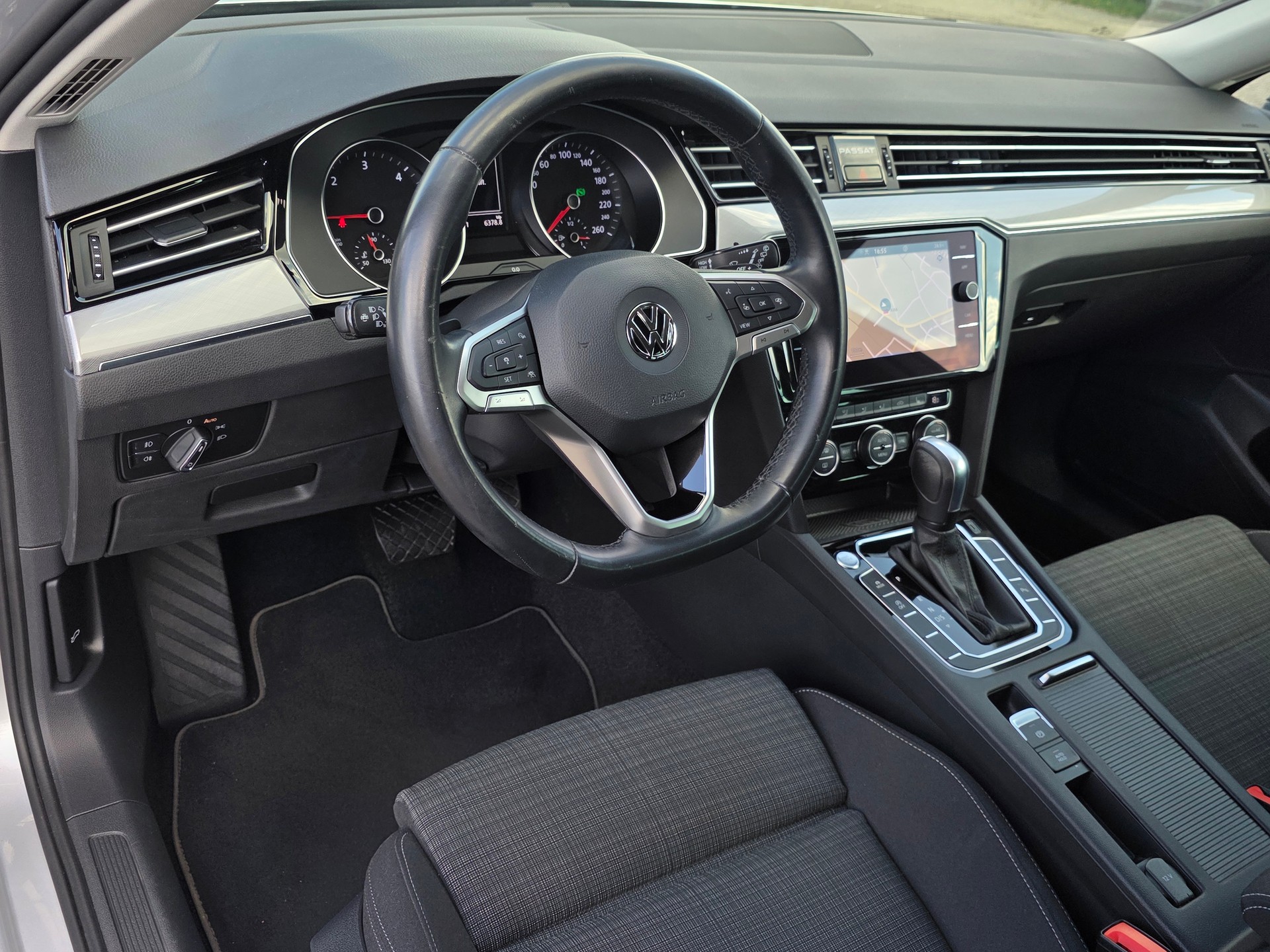 VW Passat Variant 1.6 TDI Business DSG * CH-Fahrzeug * Frisch ab MFK * Anhängerkupplung *-image-11