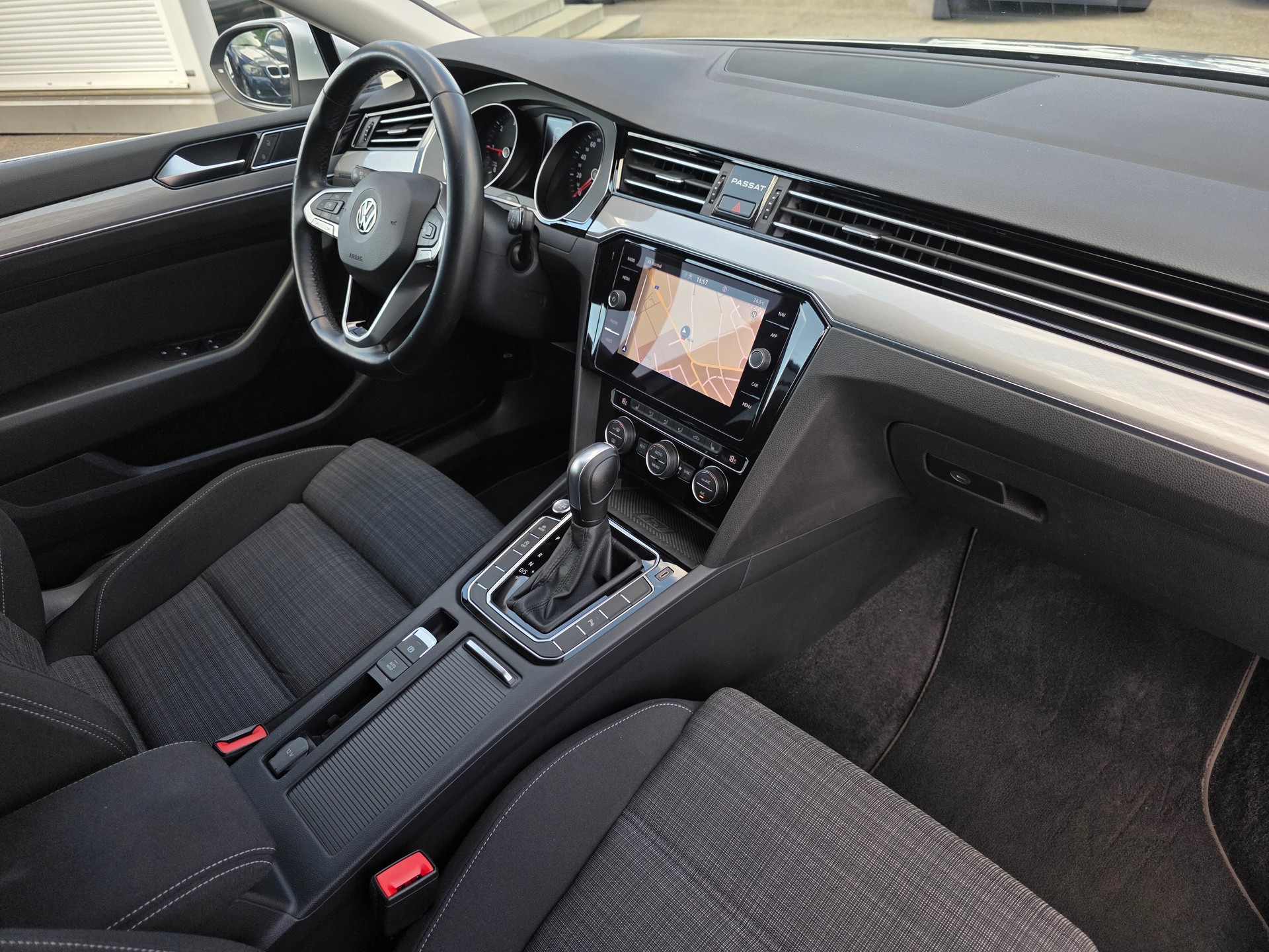 VW Passat Variant 1.6 TDI Business DSG * CH-Fahrzeug * Frisch ab MFK * Anhängerkupplung *-image-20