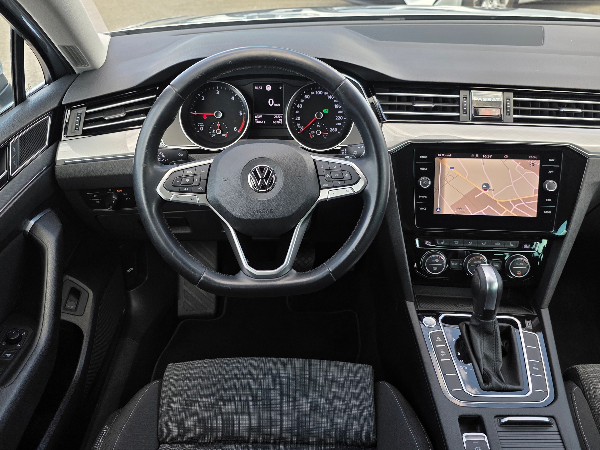VW Passat Variant 1.6 TDI Business DSG * CH-Fahrzeug * Frisch ab MFK * Anhängerkupplung *-image-14