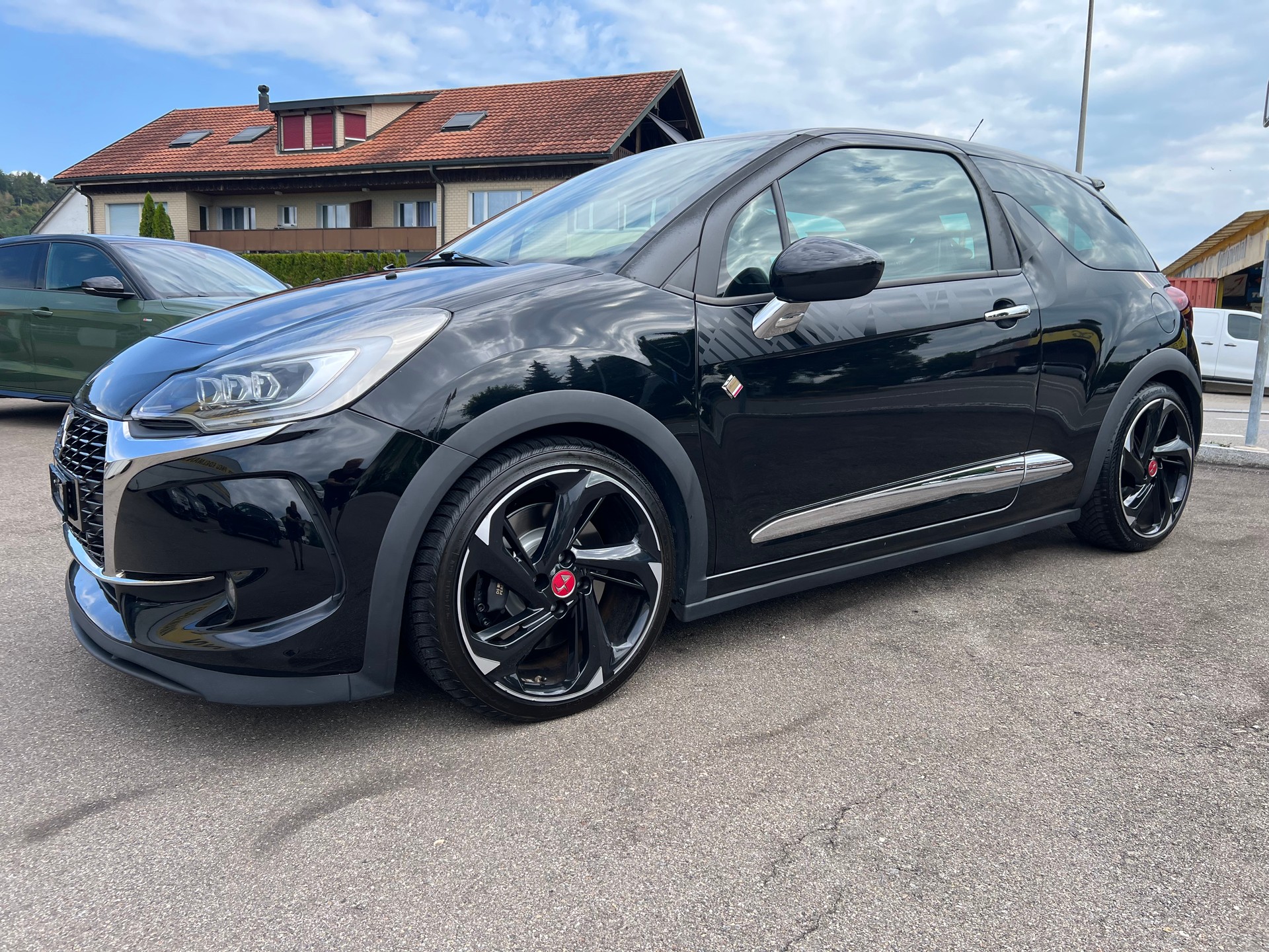 DS AUTOMOBILES DS 3 1.6 THP Performance Black Spezial-image-0