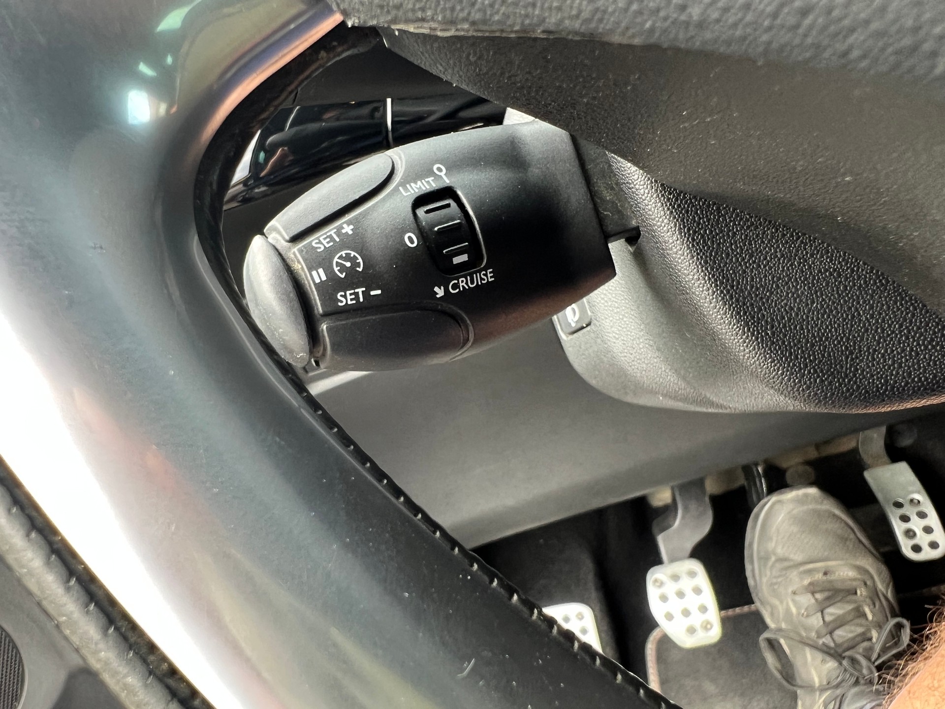 DS AUTOMOBILES DS 3 1.6 THP Performance Black Spezial-image-16