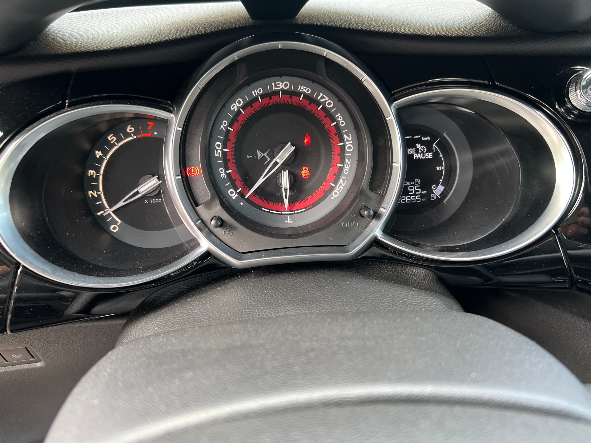 DS AUTOMOBILES DS 3 1.6 THP Performance Black Spezial-image-13