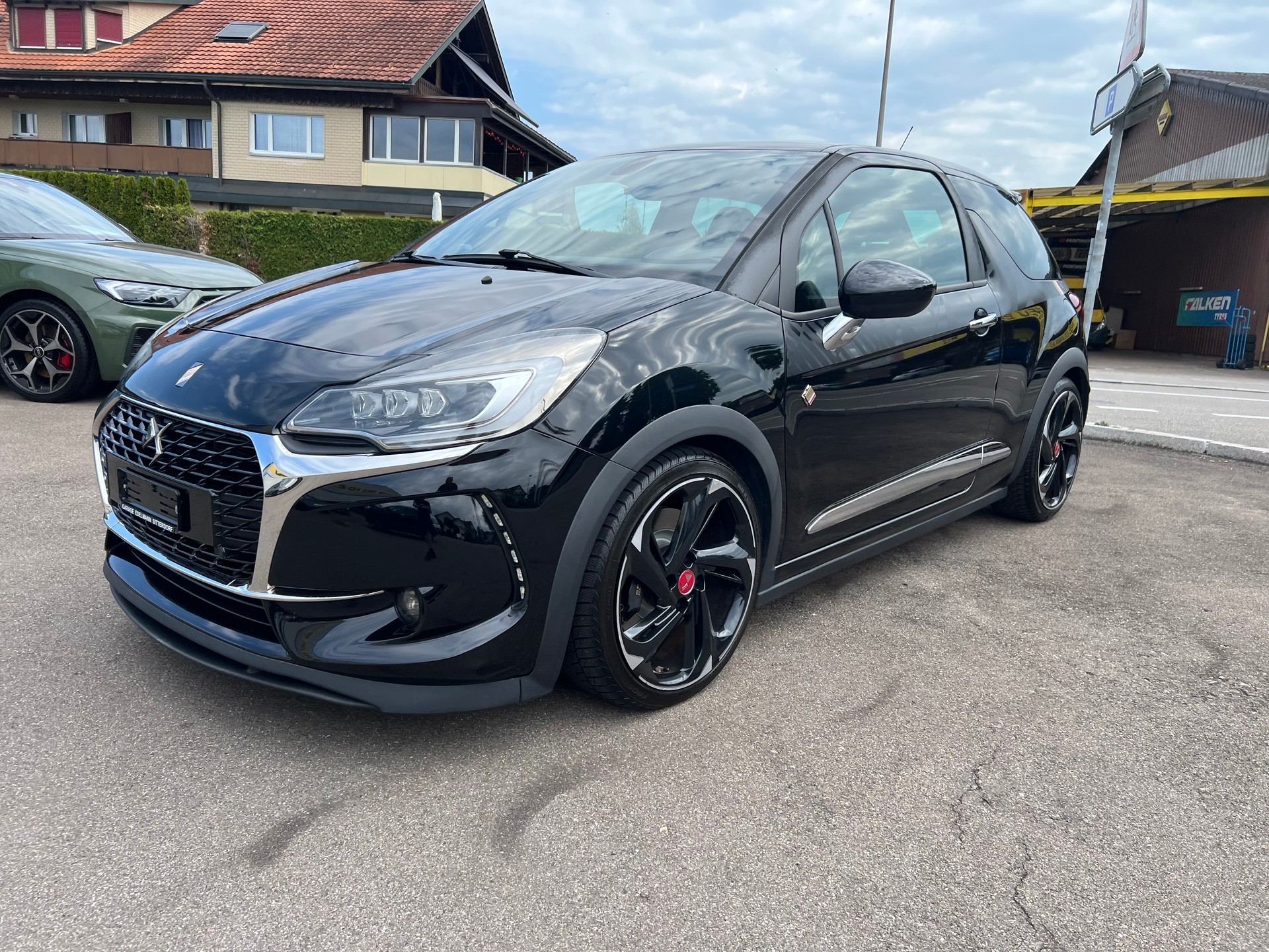 DS AUTOMOBILES DS 3 1.6 THP Performance Black Spezial-image-1