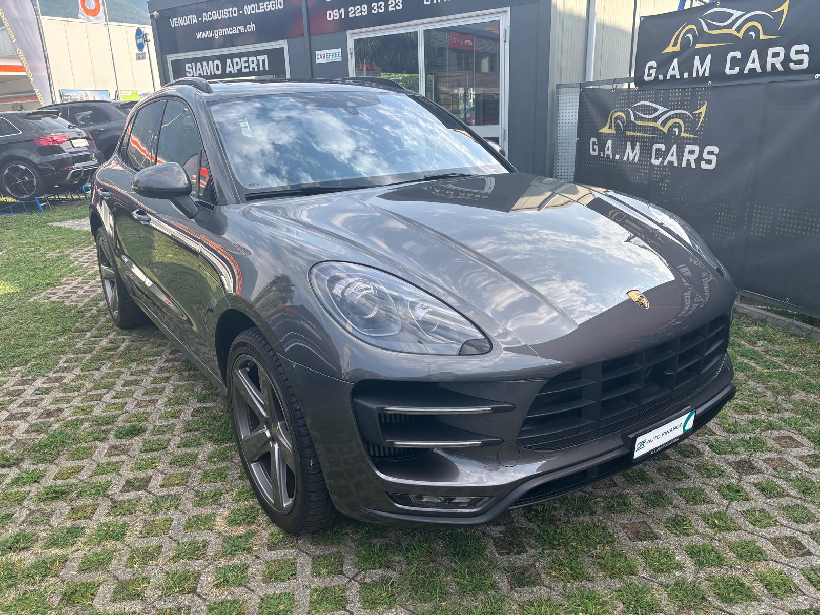 PORSCHE Macan Turbo PDK-image-1
