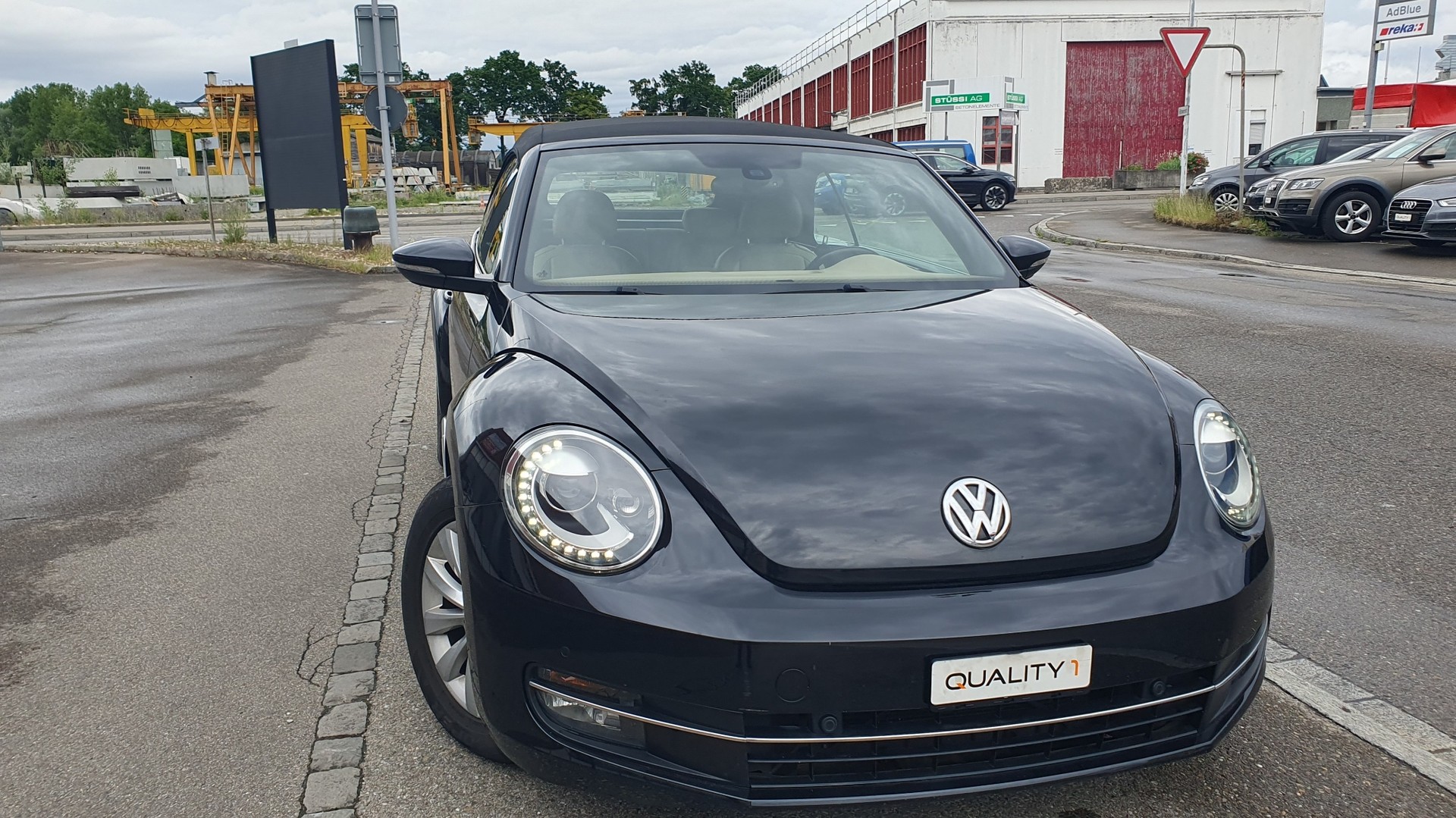 VW Beetle Cabrio 1.2 TSI Design DSG-image-16